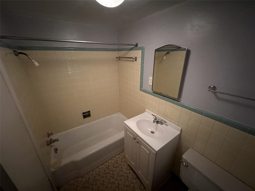 1009 W 25th St #c Property Photo 9