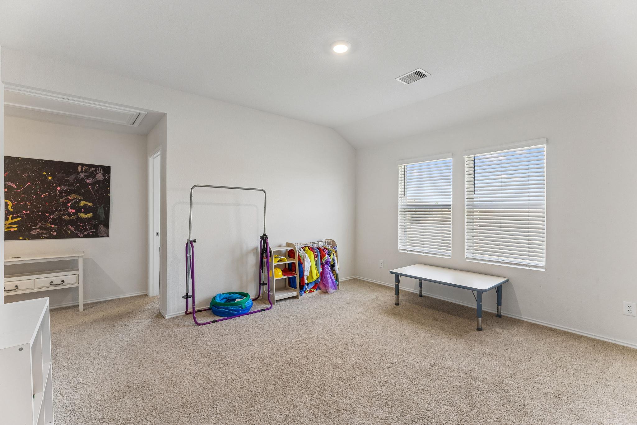 343 Sickle Loop Property Photo 18