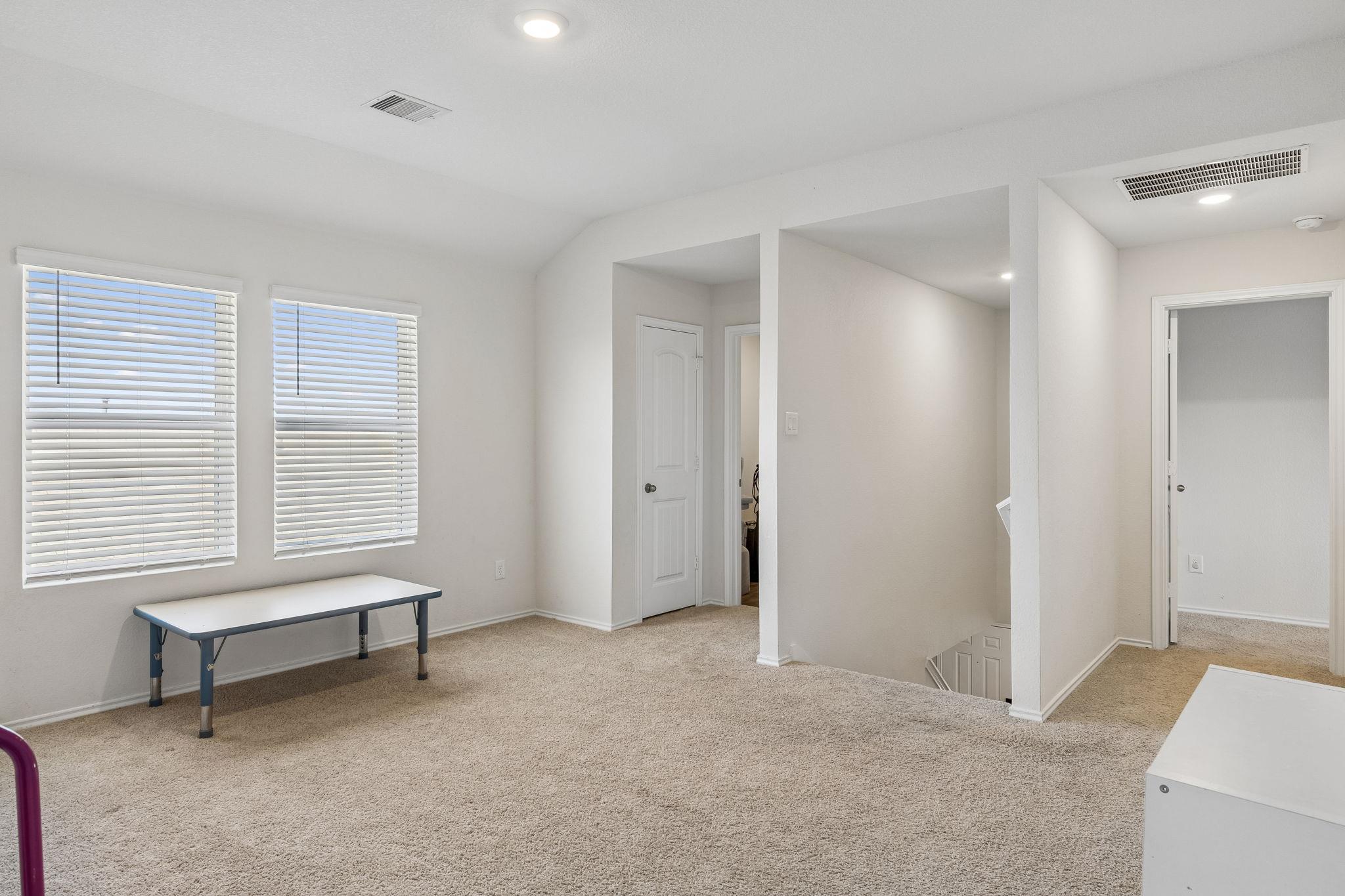 343 Sickle Loop Property Photo 19