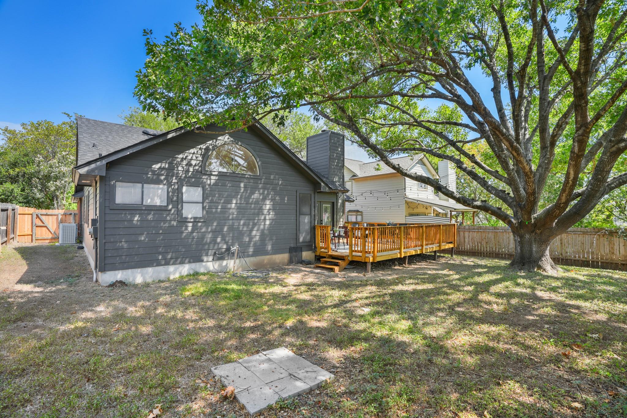 2107 Warfield Way Property Photo 27