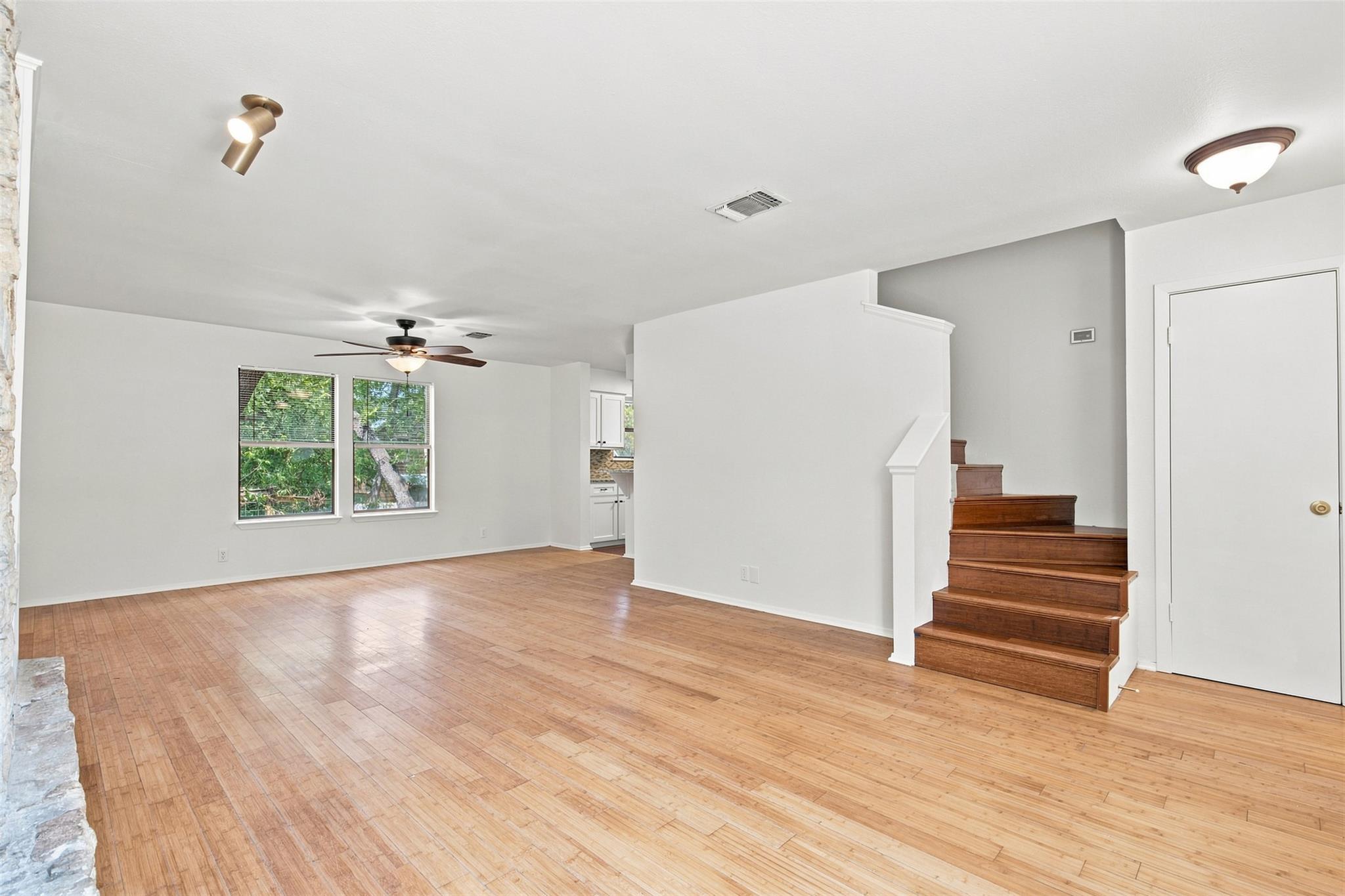 10010 Wildflower Ln #a Property Photo 5