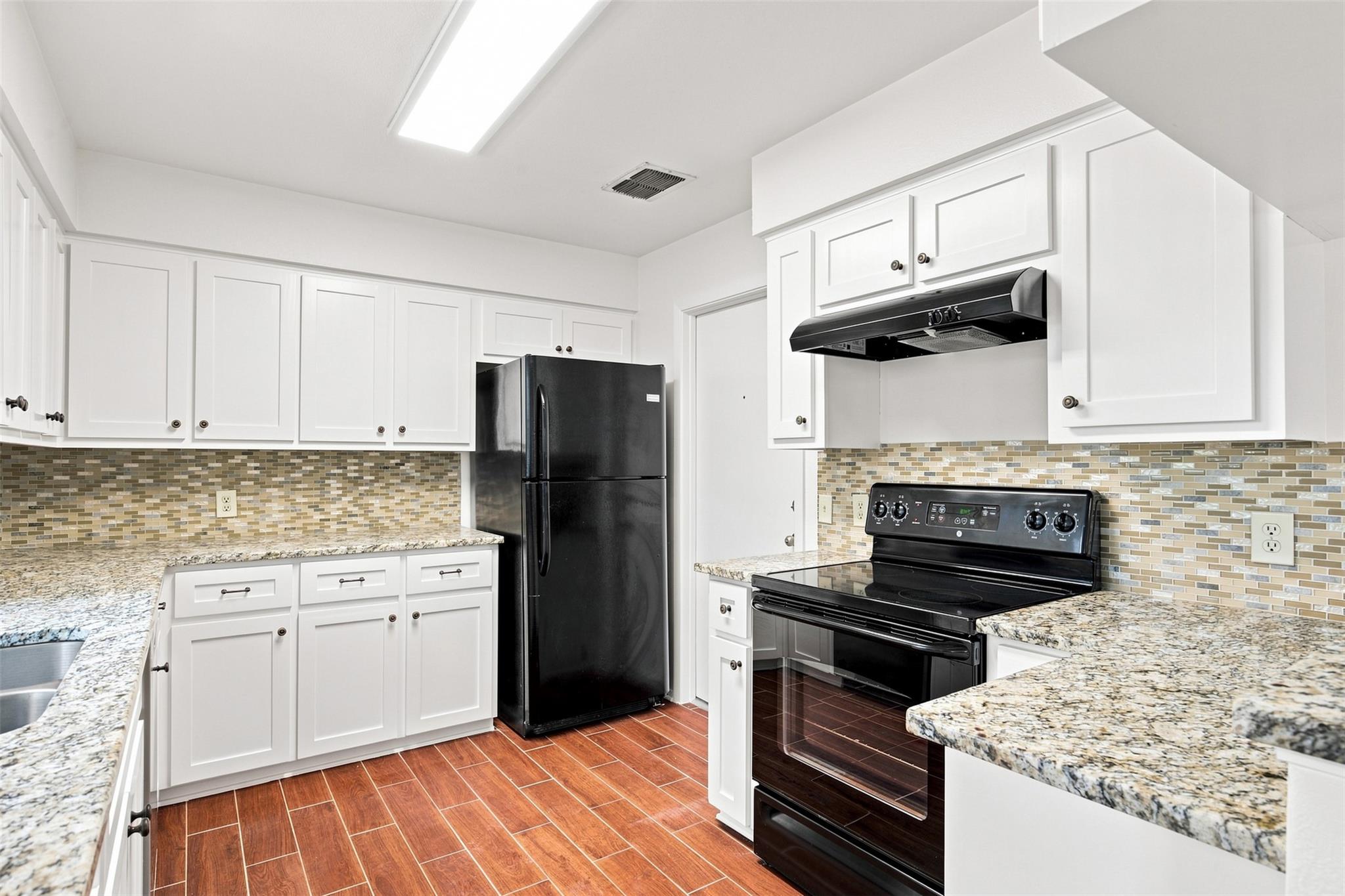 10010 Wildflower Ln #a Property Photo 11