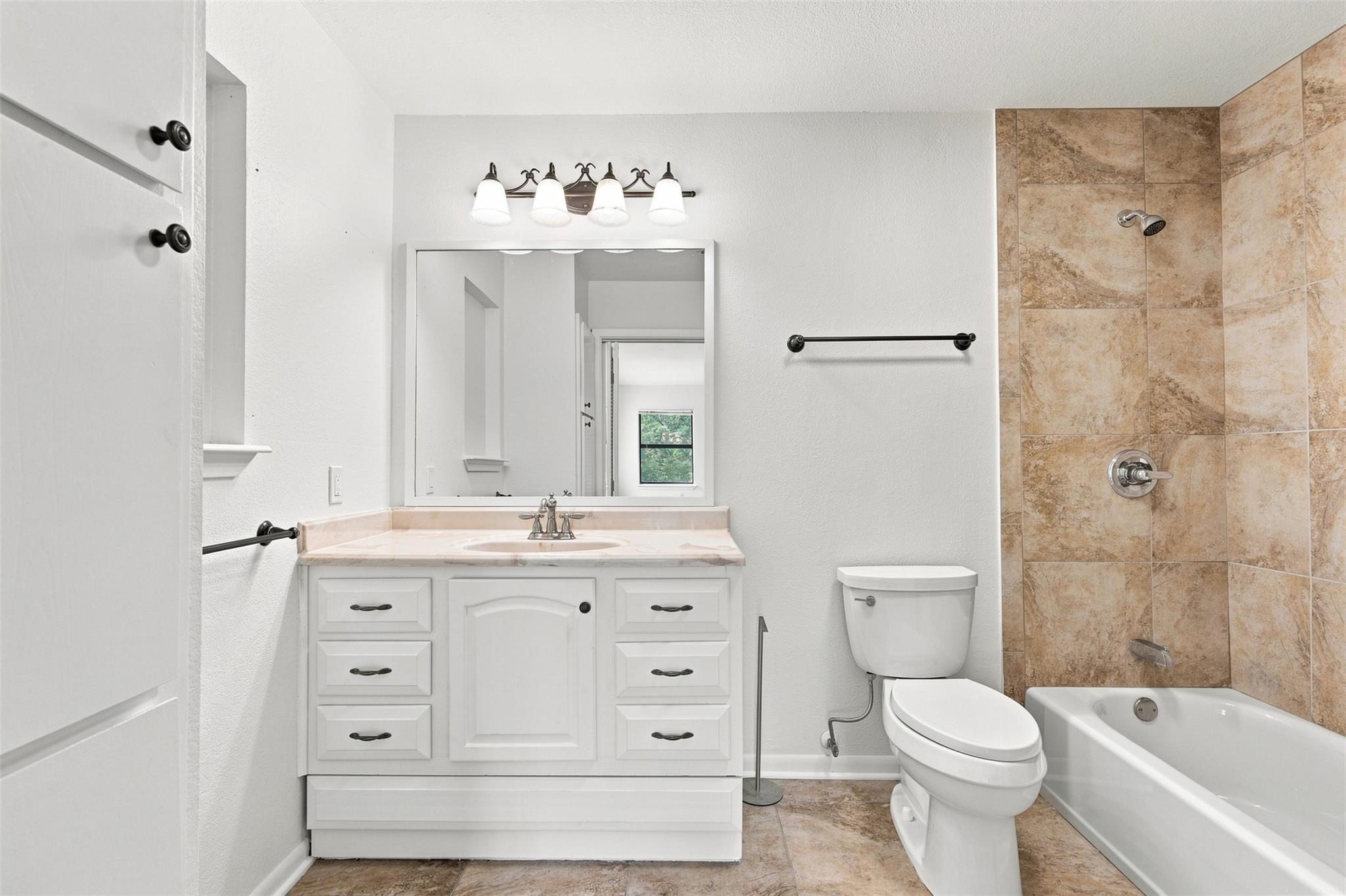 10010 Wildflower Ln #a Property Photo 21