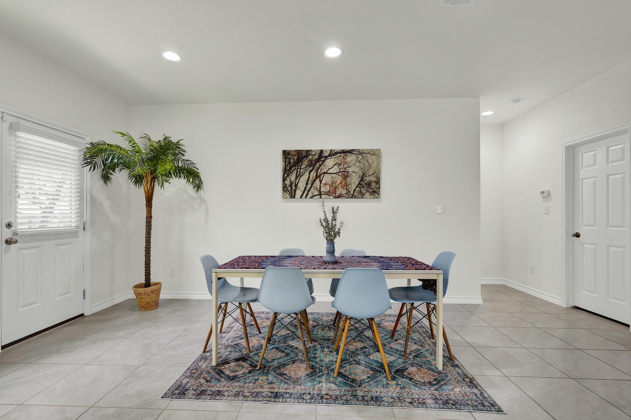 216 Mary Max Cir Property Photo 6