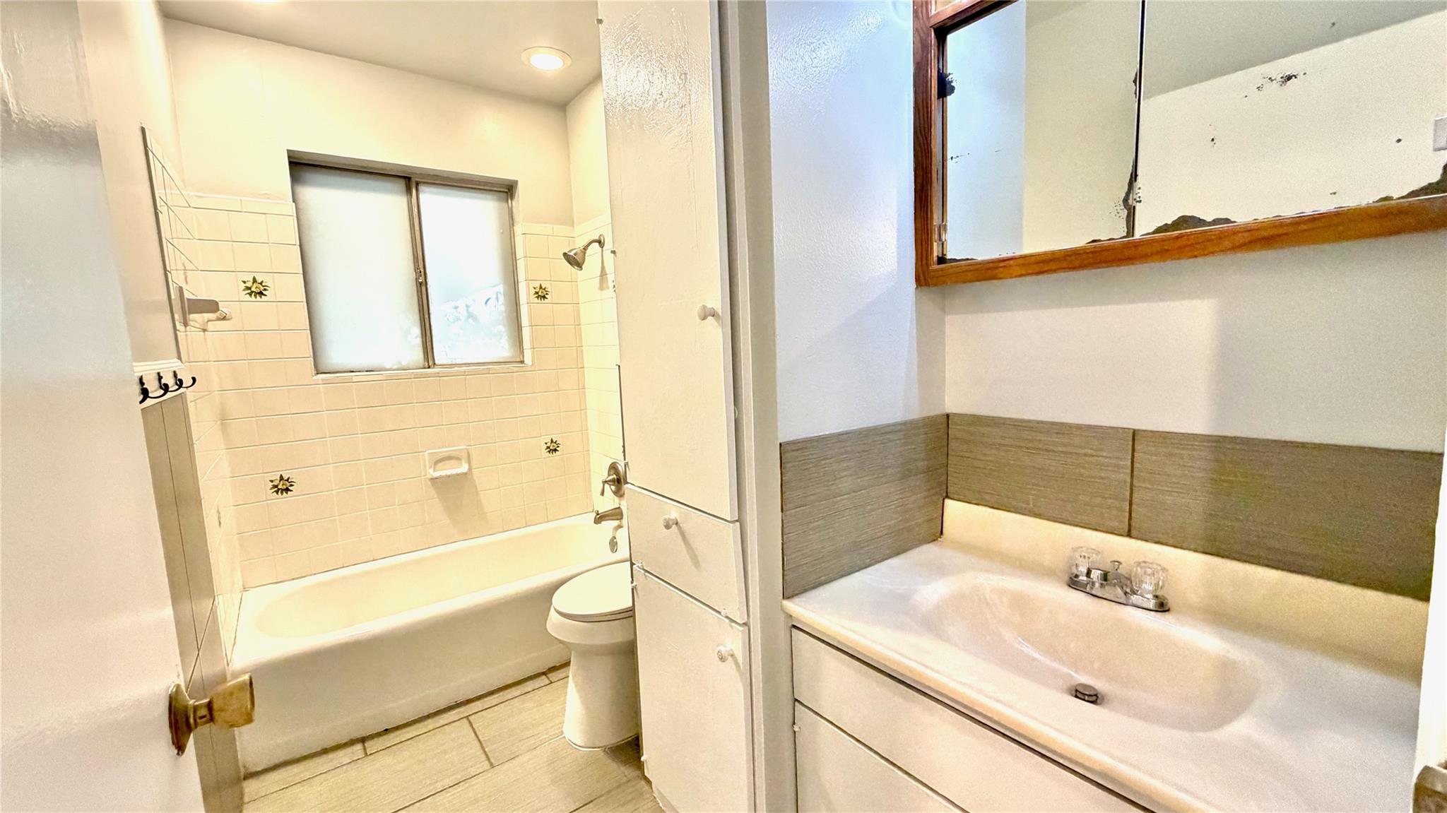 5213 Halmark Dr Property Photo 16