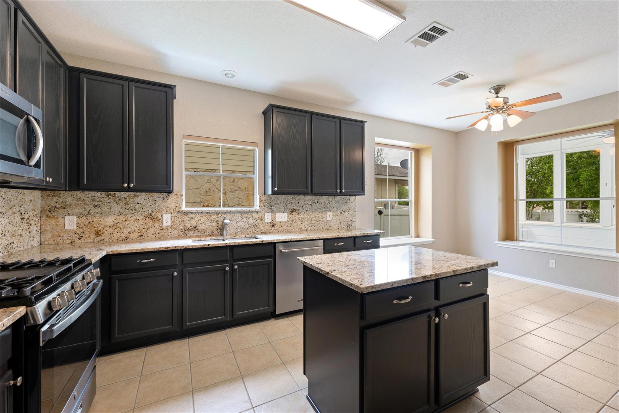 1506 Wild Basin Ln Property Photo 8
