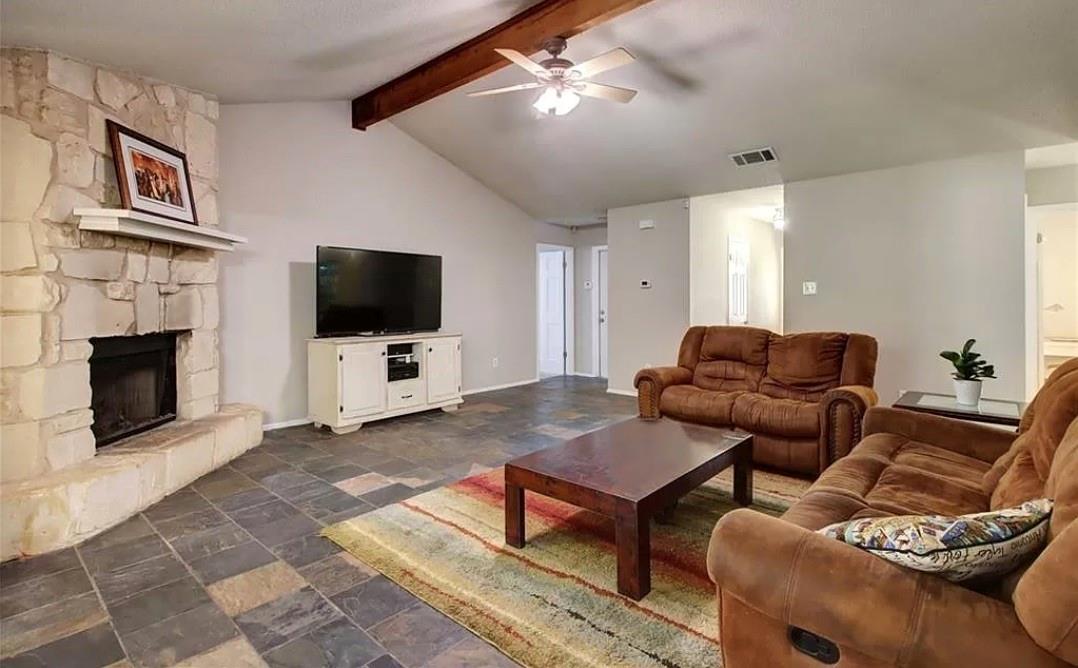 908 Rambling Trl Property Photo 4
