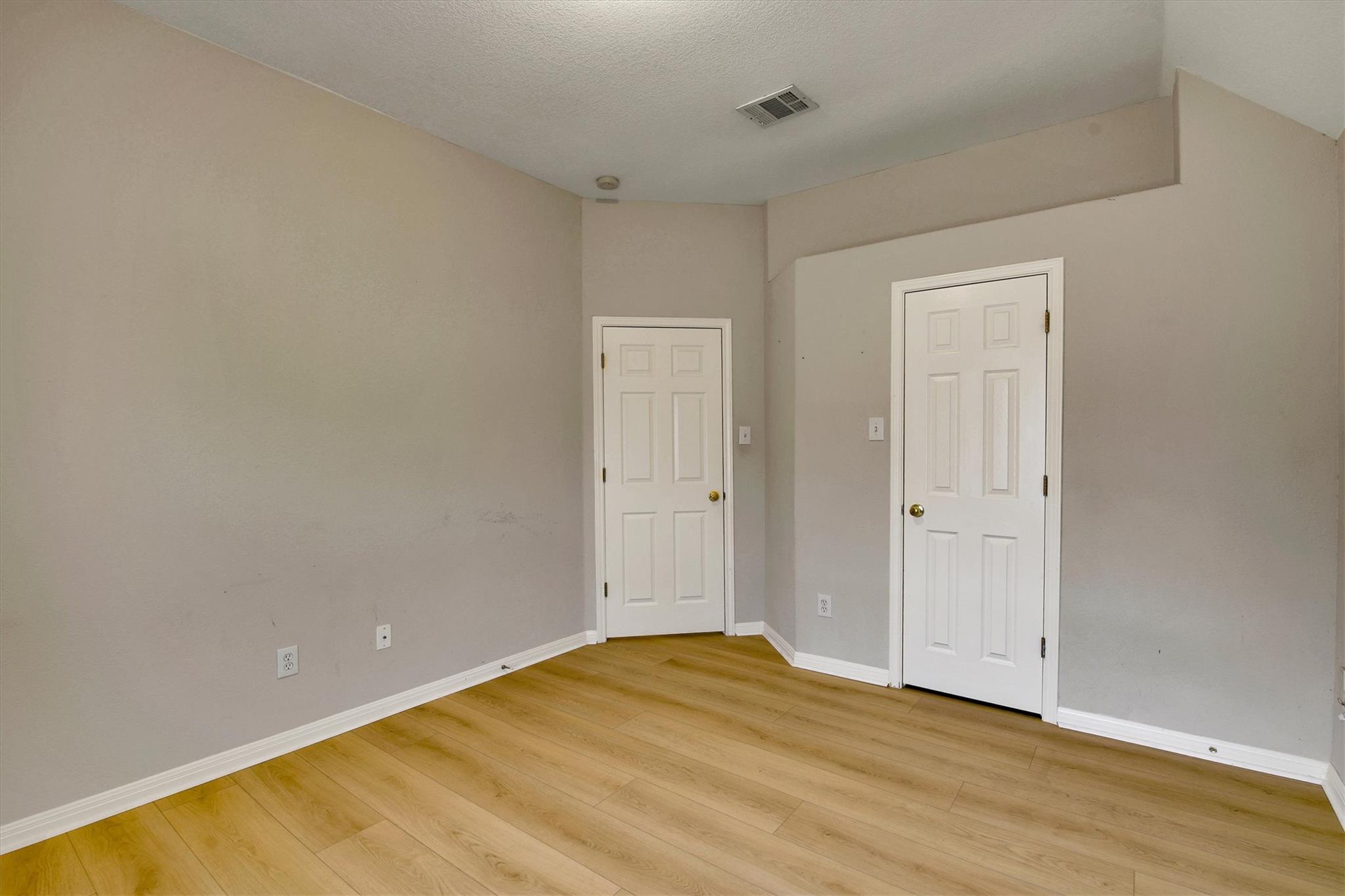 824 Broken Feather Trl Property Photo 25