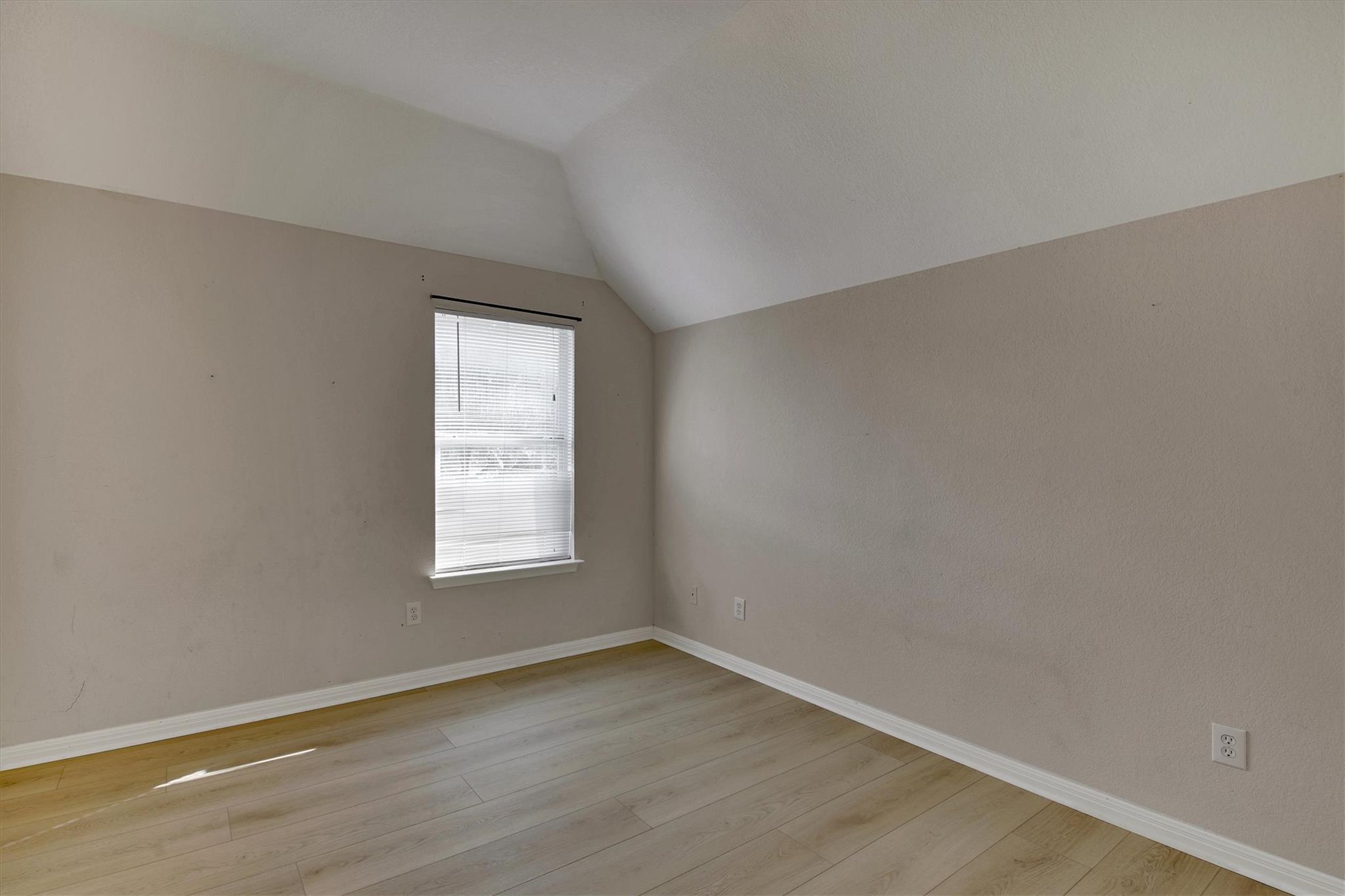 824 Broken Feather Trl Property Photo 27
