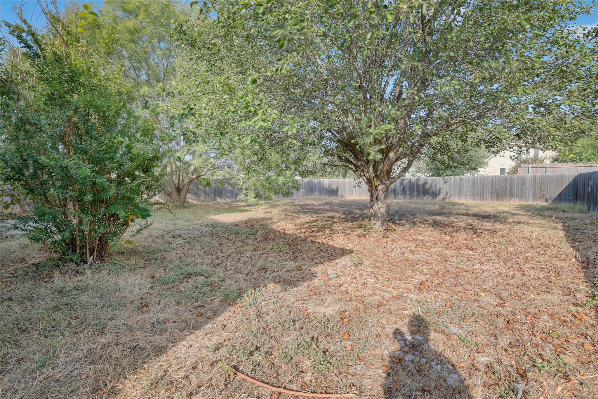 824 Broken Feather Trl Property Photo 33
