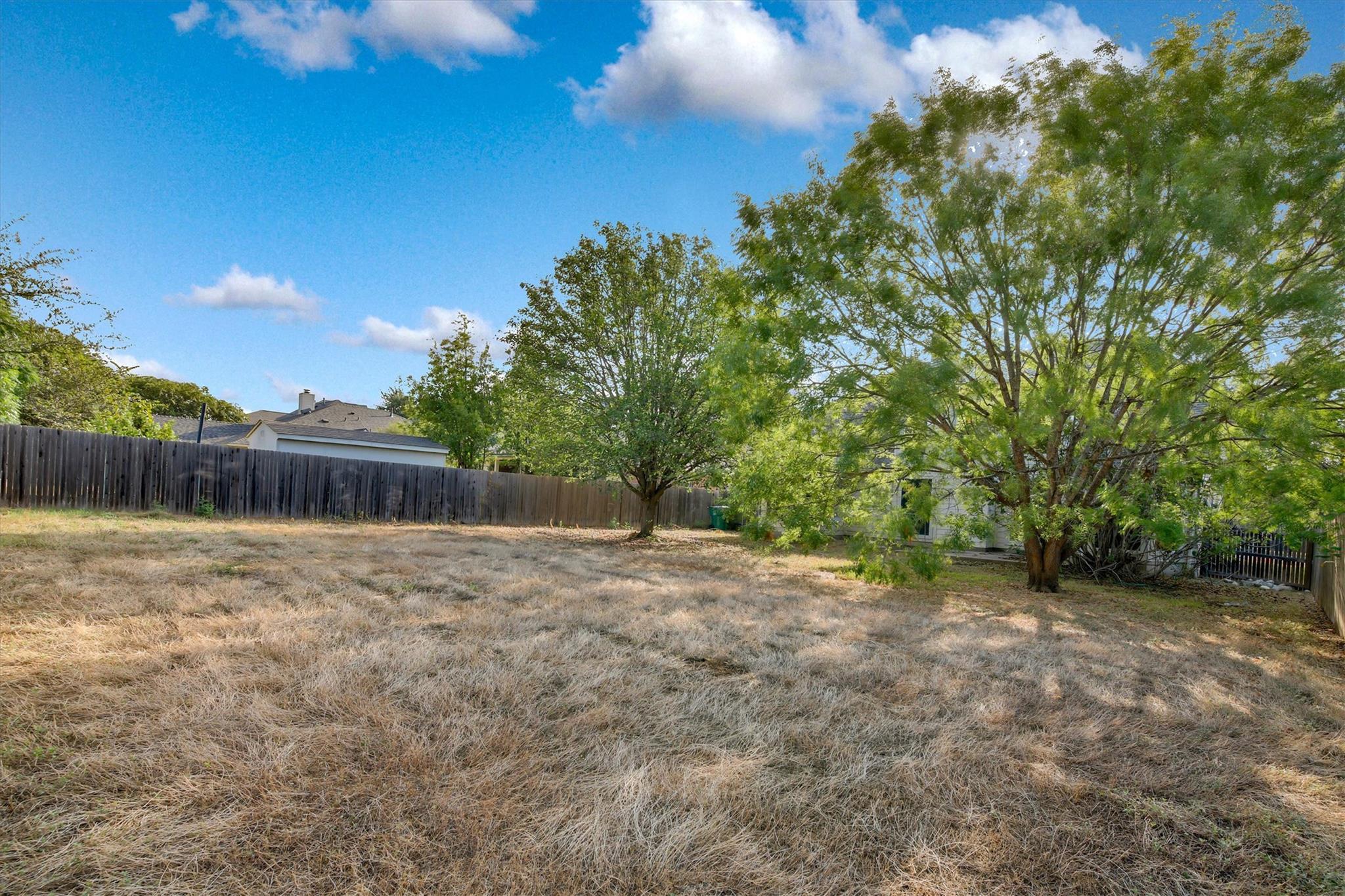 824 Broken Feather Trl Property Photo 34
