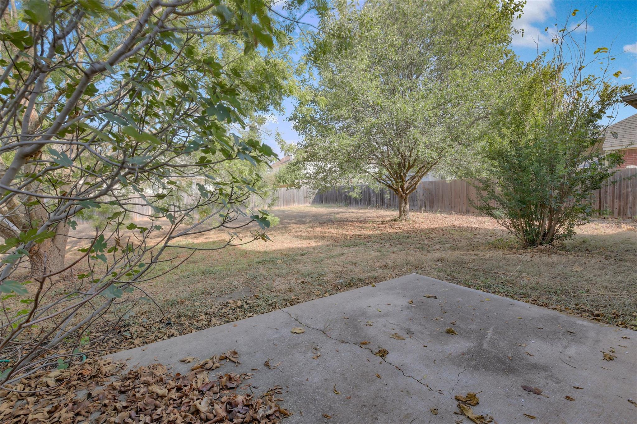 824 Broken Feather Trl Property Photo 35