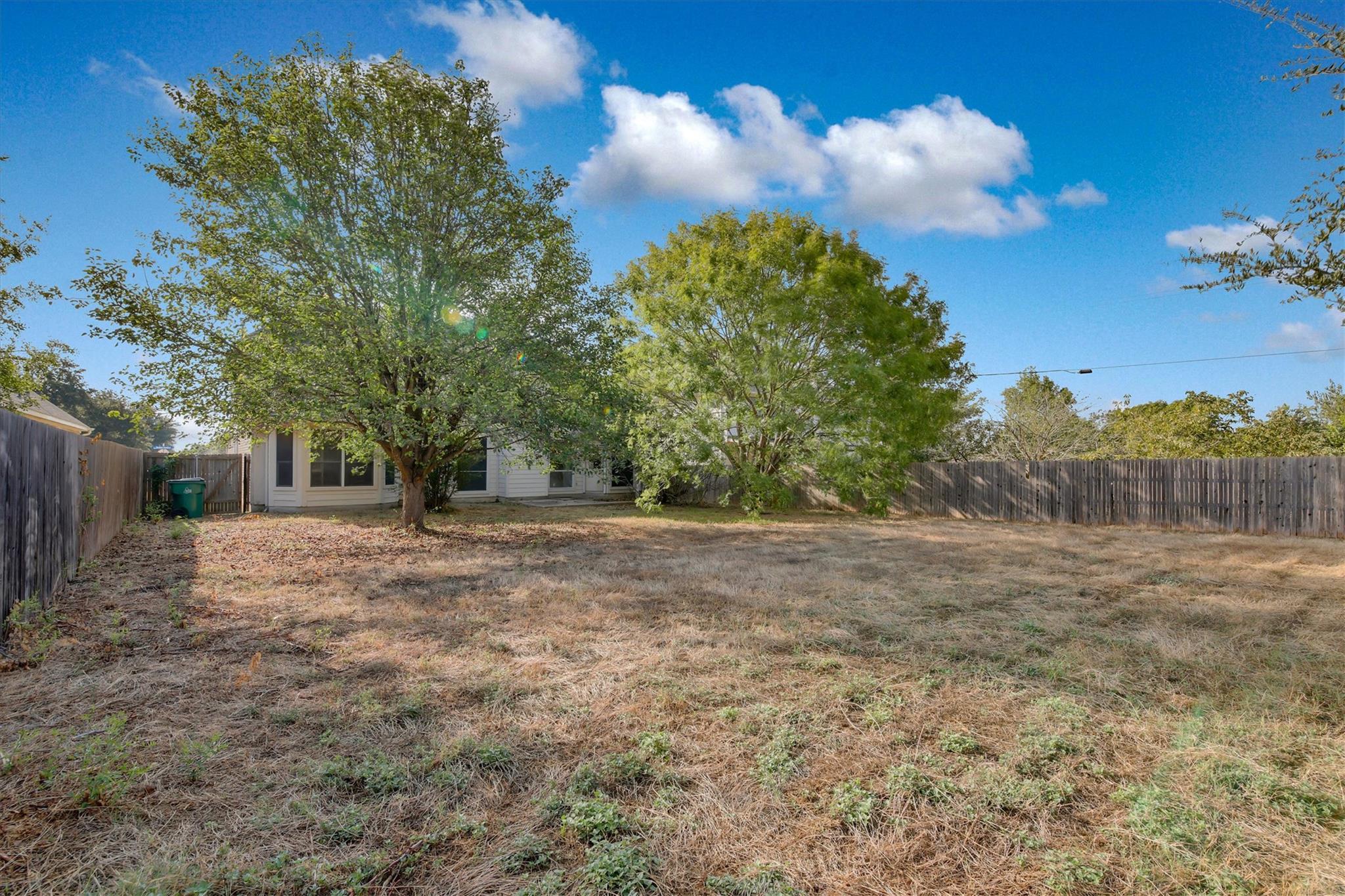 824 Broken Feather Trl Property Photo 36