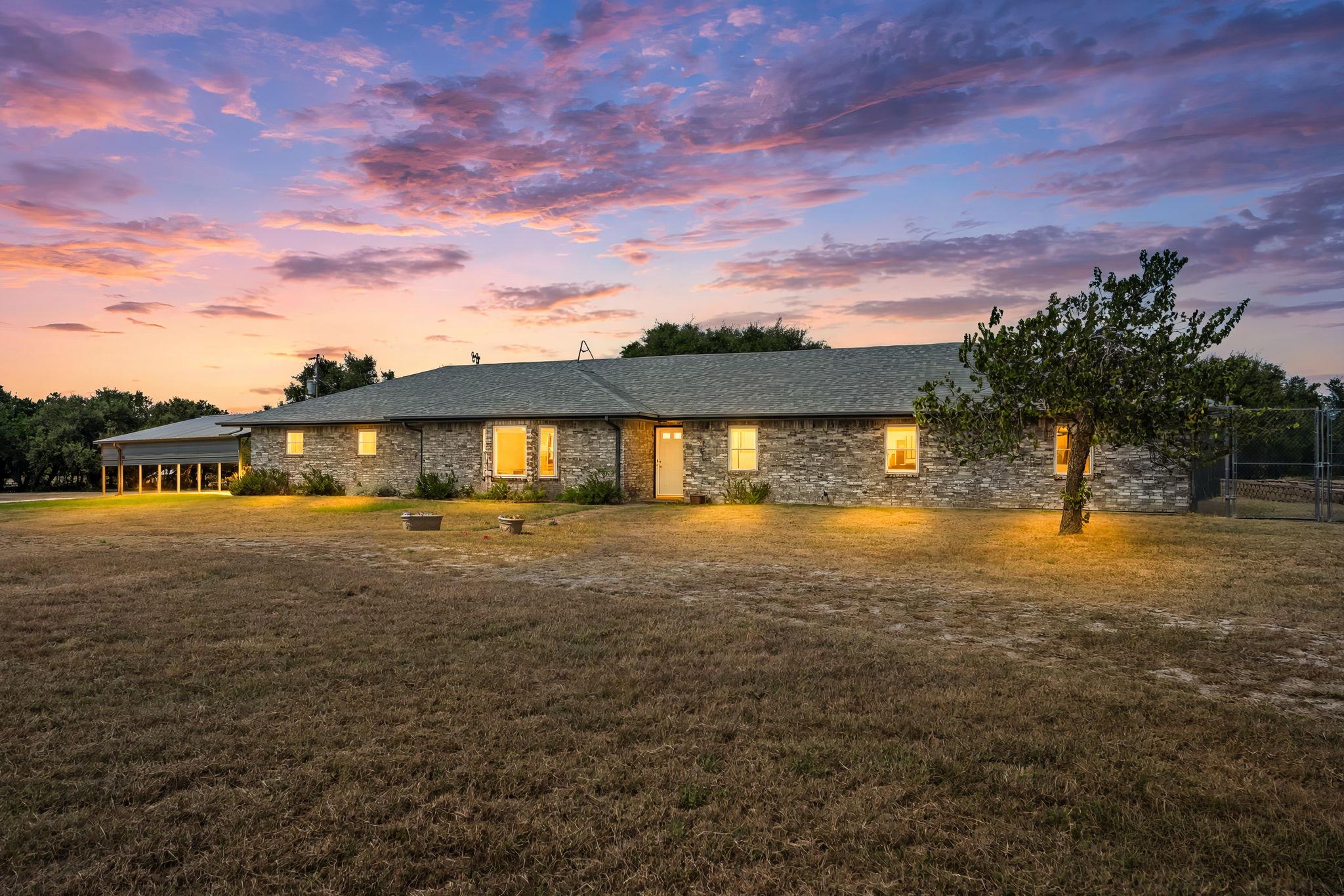851 San Gabriel Dr Property Photo