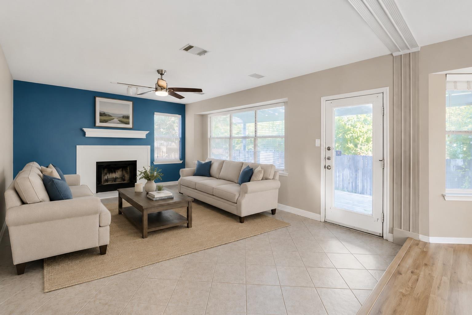 17204 Village Glen Rd Property Photo 6