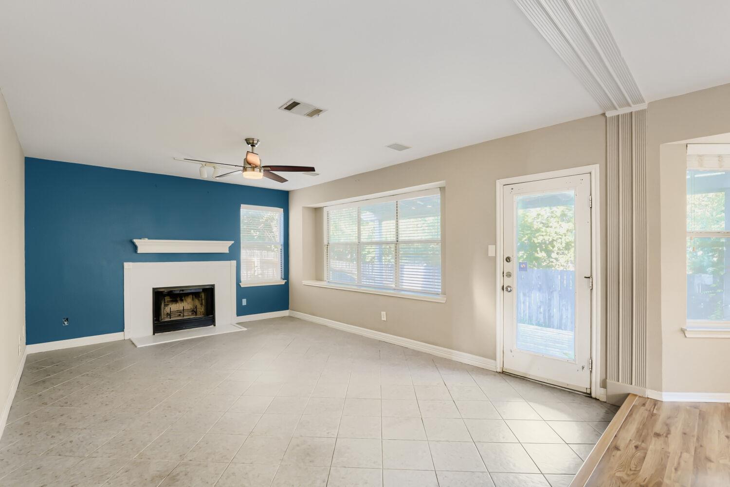 17204 Village Glen Rd Property Photo 7
