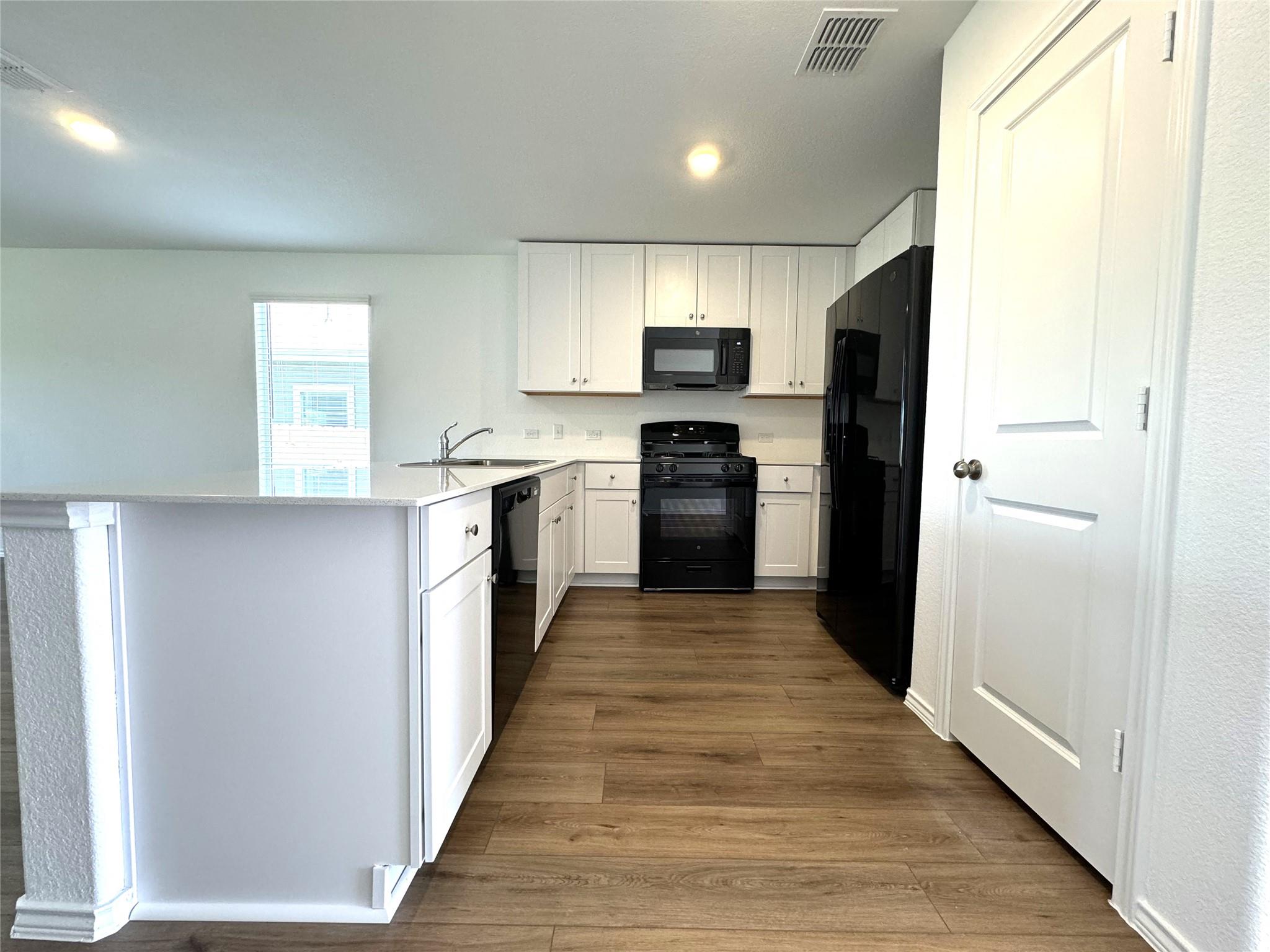 2720 Schwartz Ln Property Photo 4