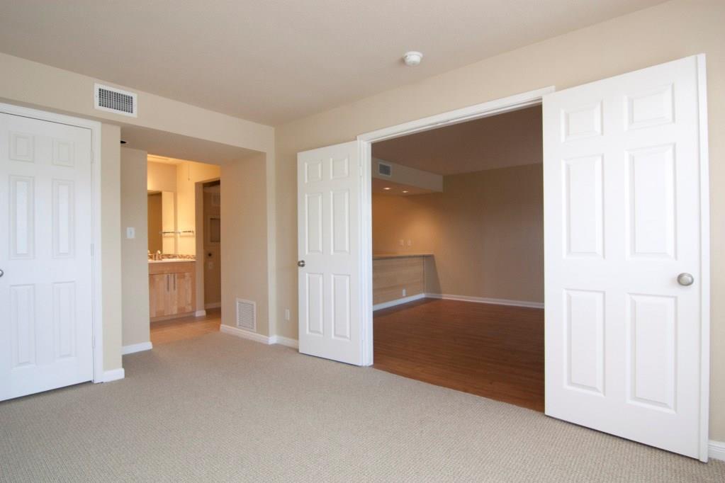 7685 Northcross Dr #221 Property Photo 6