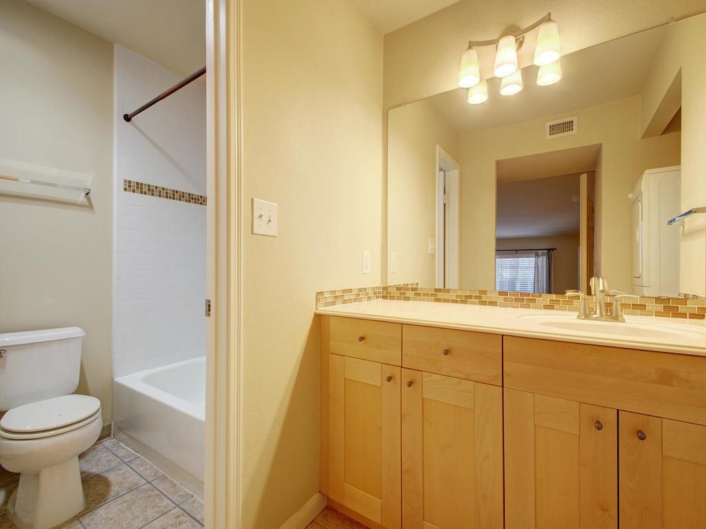 7685 Northcross Dr #221 Property Photo 10