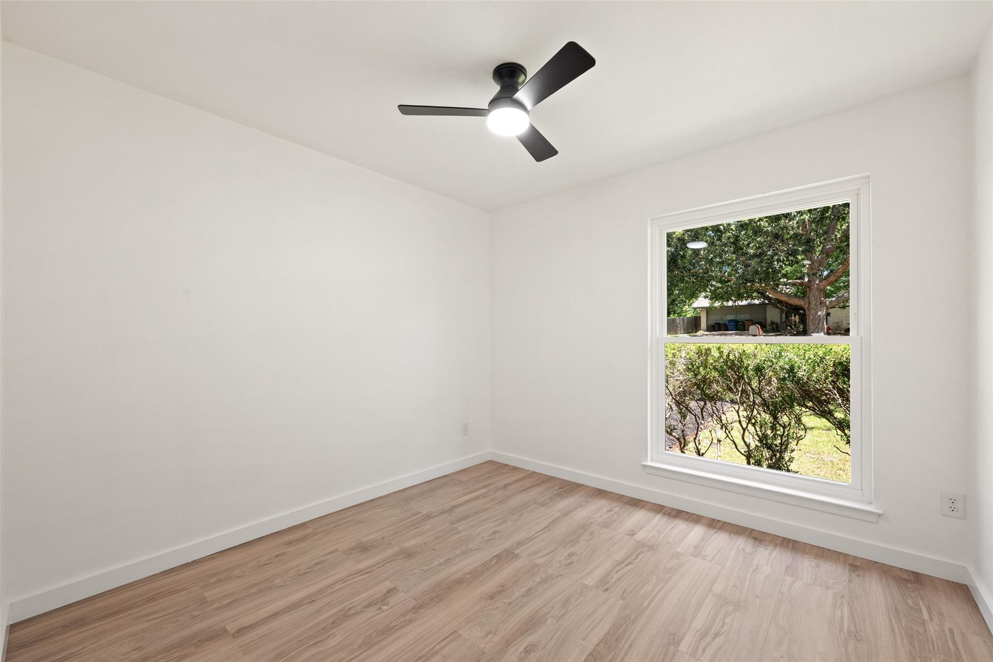 2311 Sheri Oak Ln Property Photo 17
