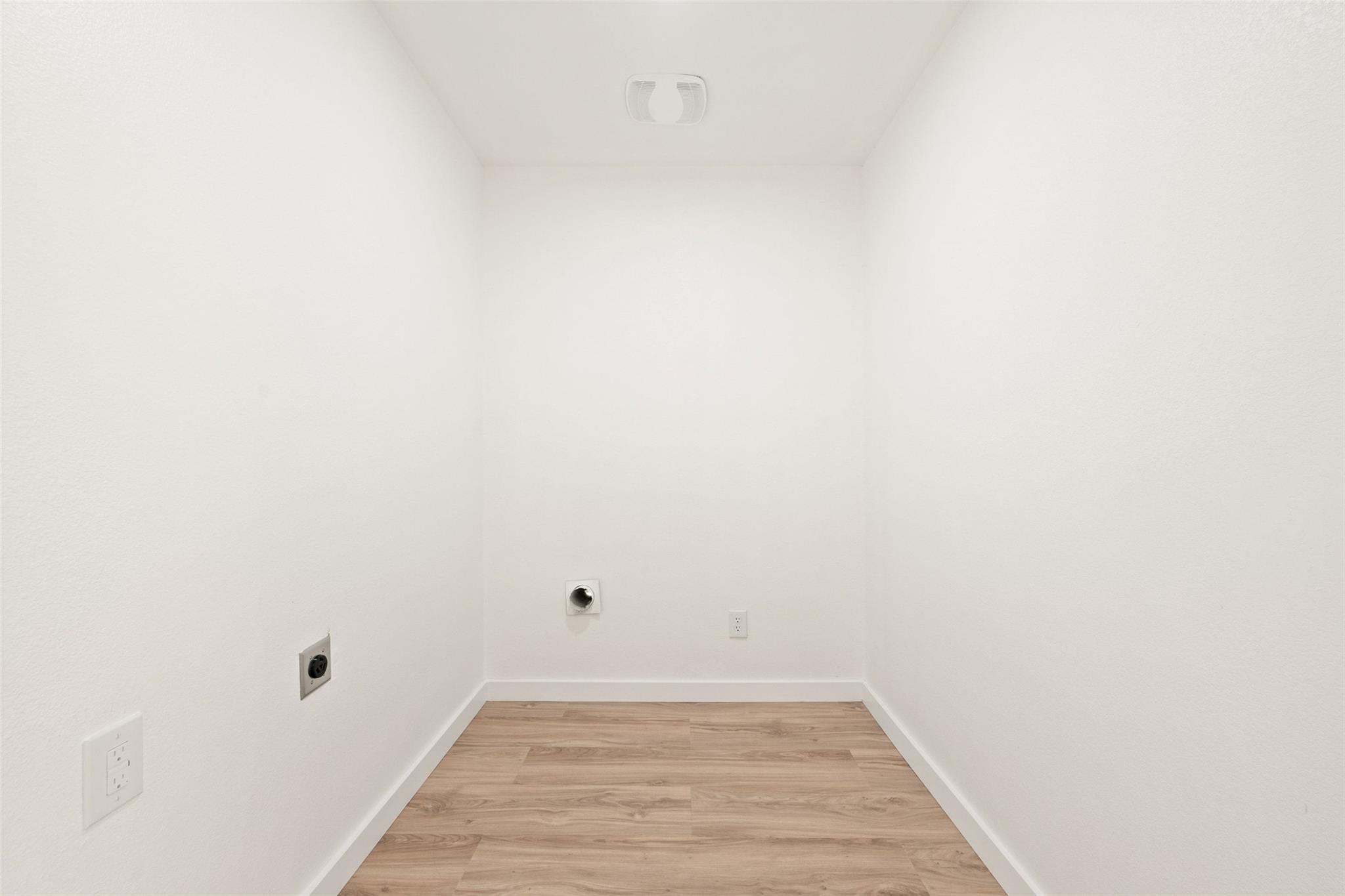 2311 Sheri Oak Ln Property Photo 32