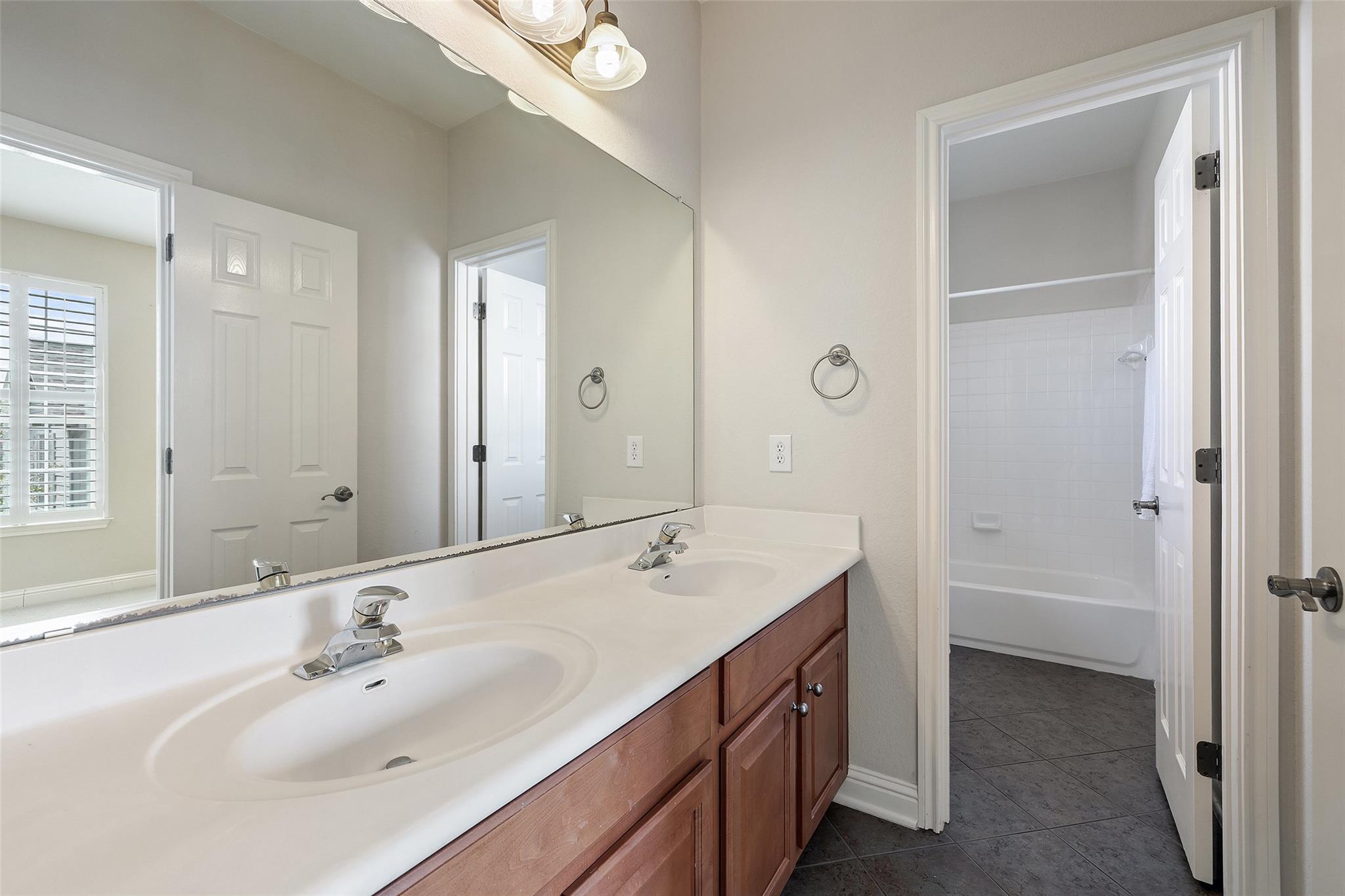 640 Twelve Oaks Ln Property Photo 31
