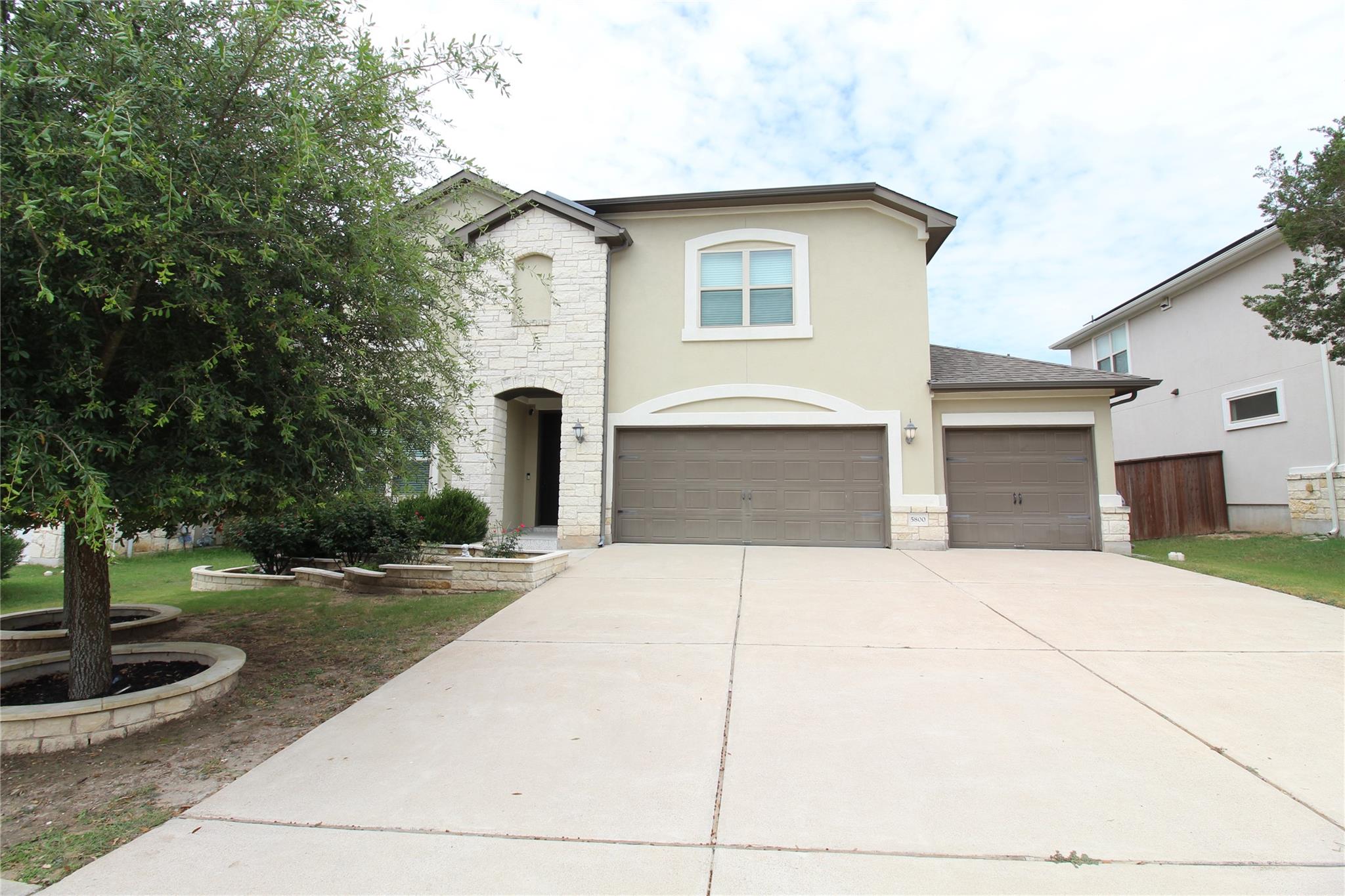 5800 Viejo Dr Property Photo 1