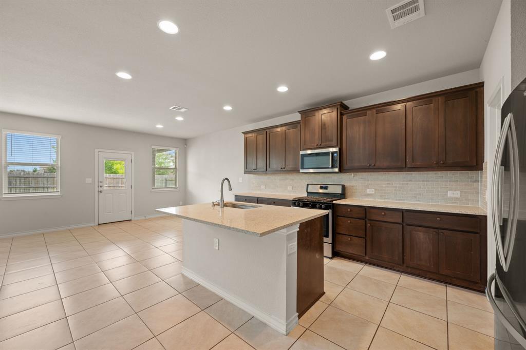 6605 Verona Pl Property Photo 5