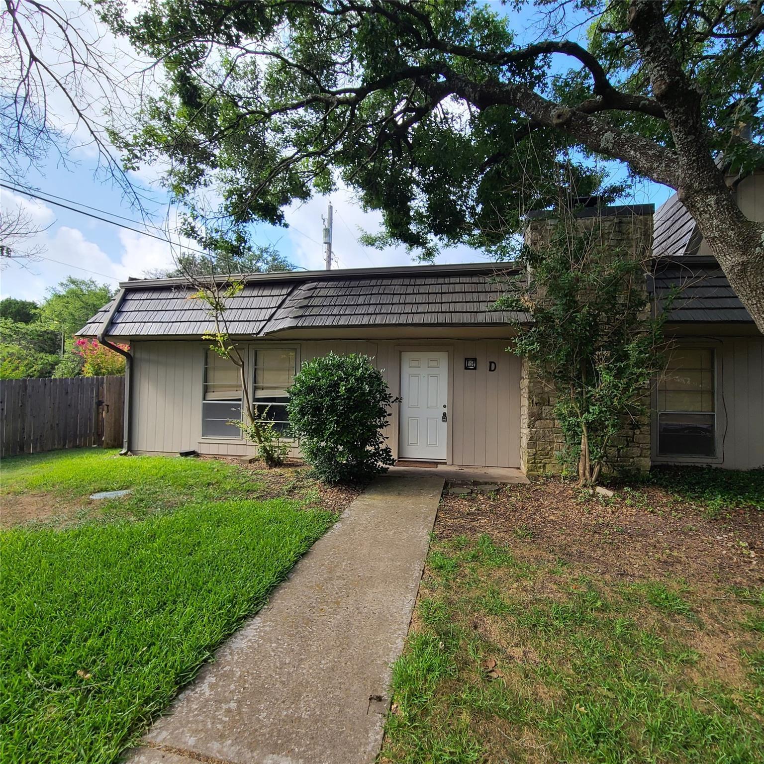 617 Castle Ridge Rd D Property Photo