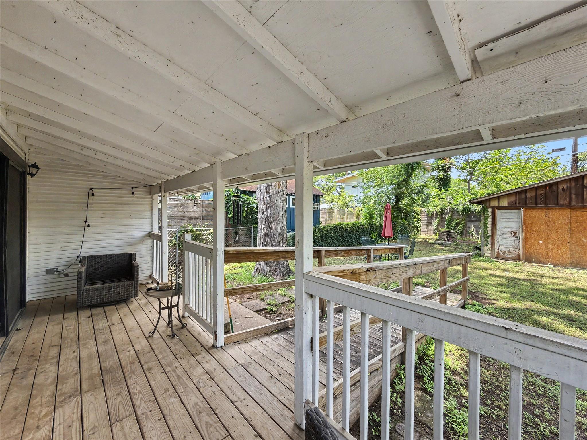 2506 E Cesar Chavez St Property Photo 19