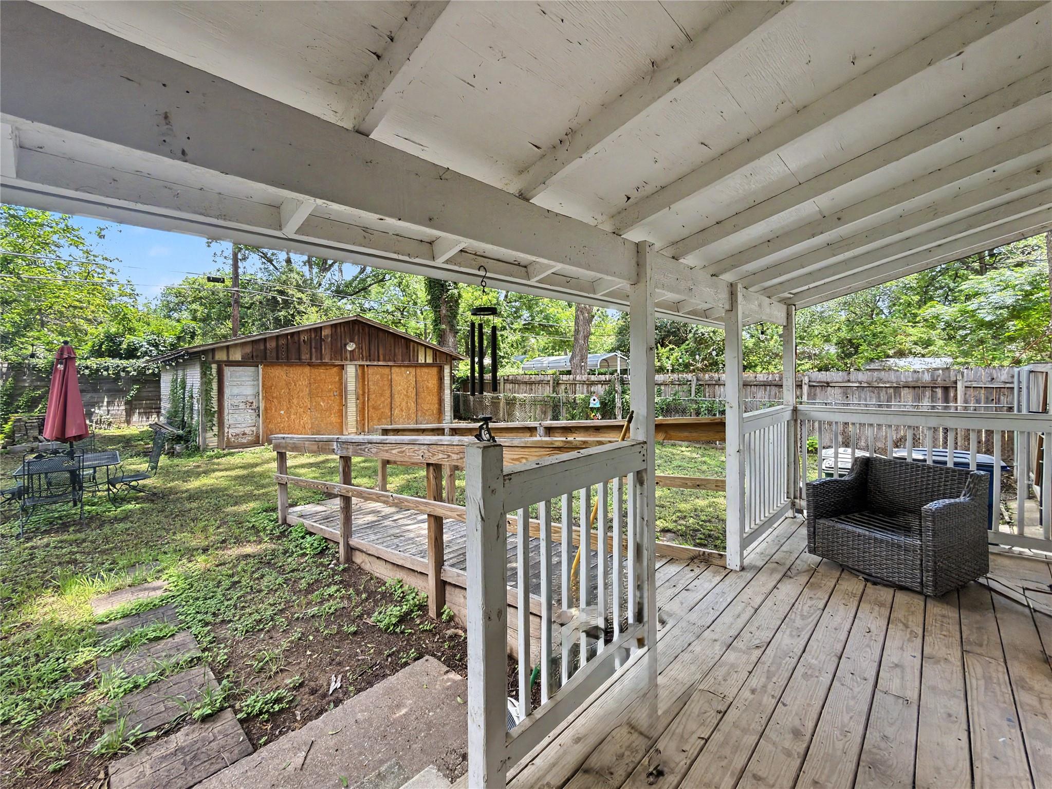 2506 E Cesar Chavez St Property Photo 20