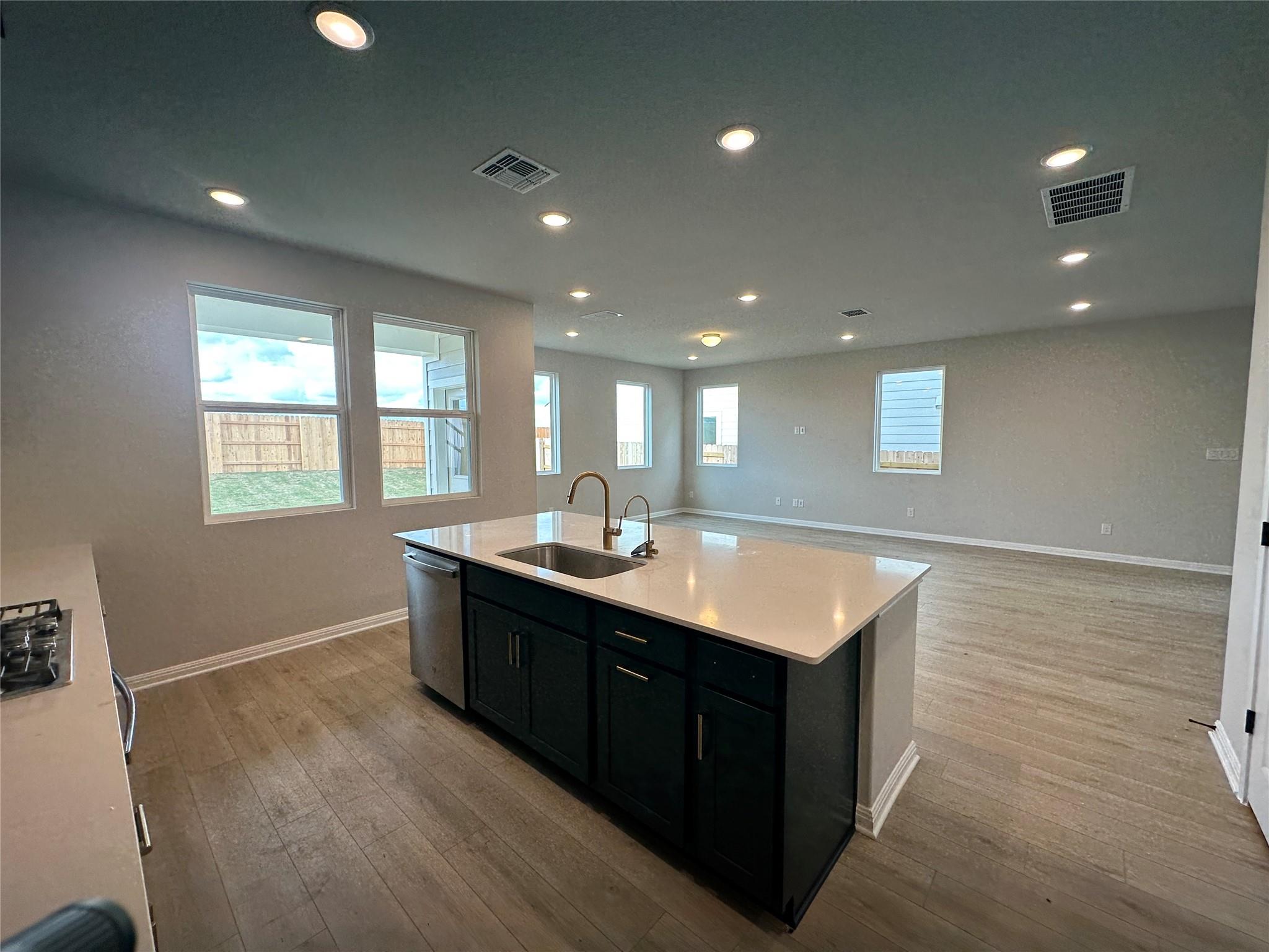 118 Kiowa Bnd Property Photo 9