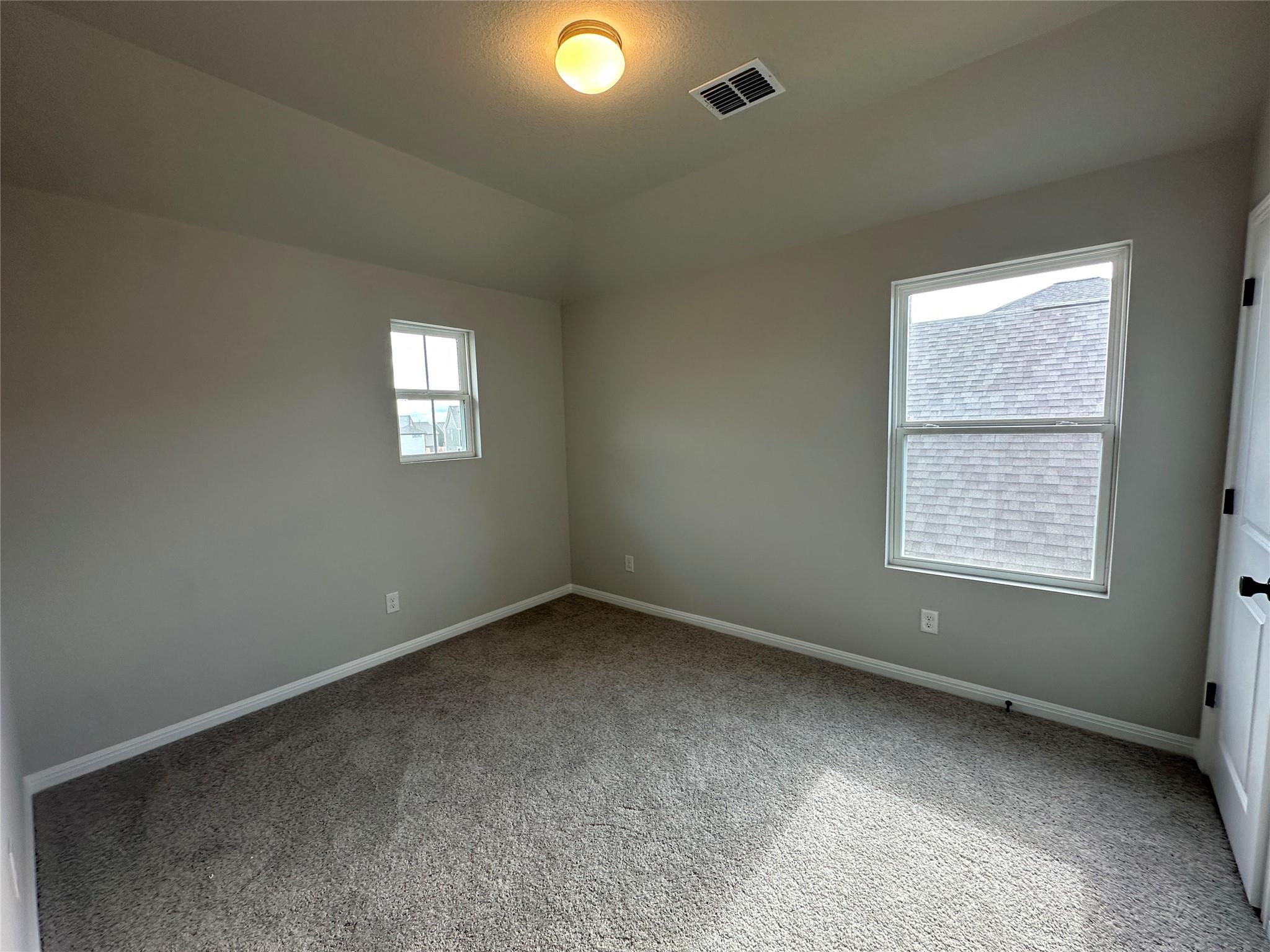 118 Kiowa Bnd Property Photo 11