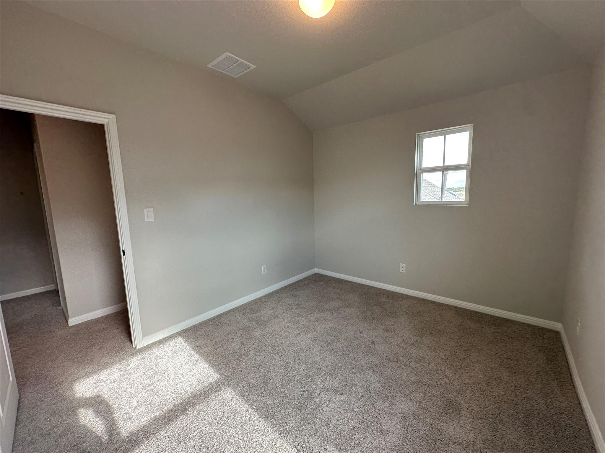 118 Kiowa Bnd Property Photo 14