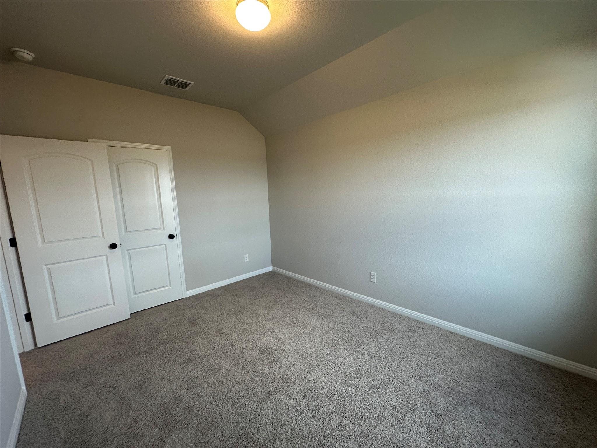 118 Kiowa Bnd Property Photo 16
