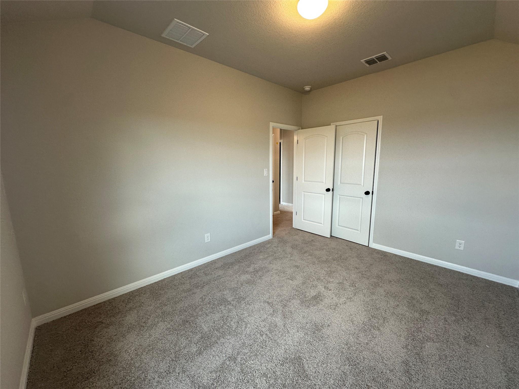 118 Kiowa Bnd Property Photo 17