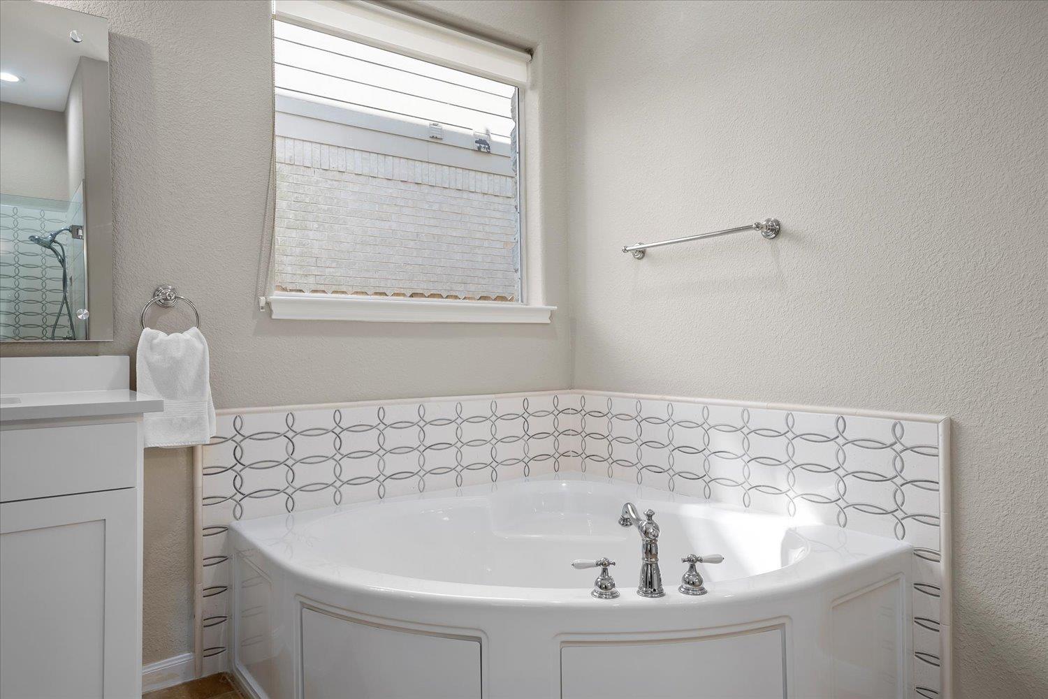 12921 Bloomfield Hills Ln Property Photo 21