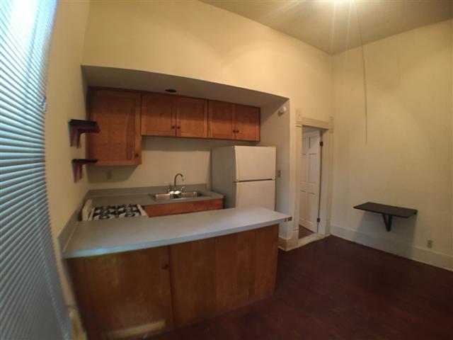 908 W 22nd St #d Property Photo 3
