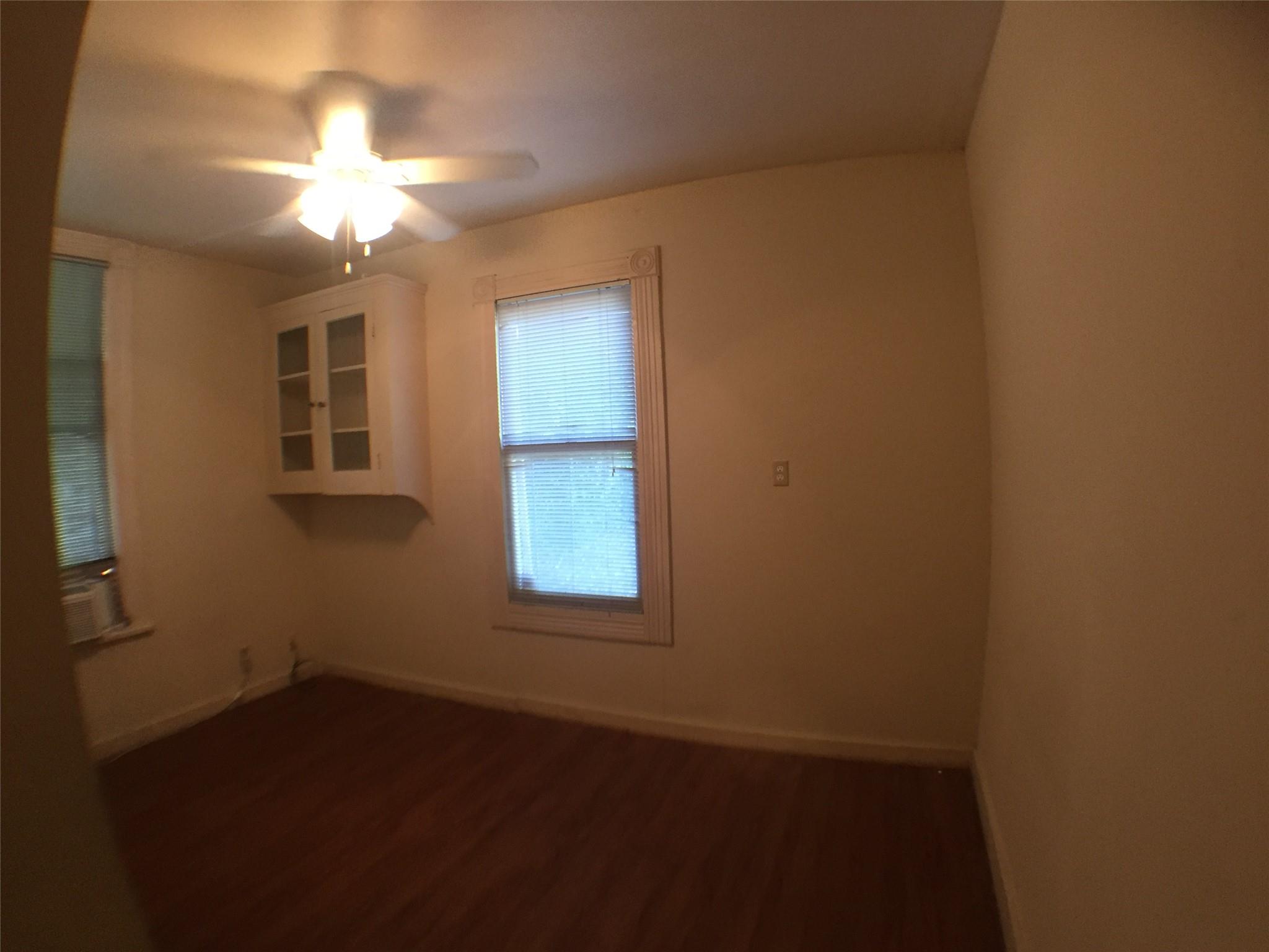 908 W 22nd St #d Property Photo 5