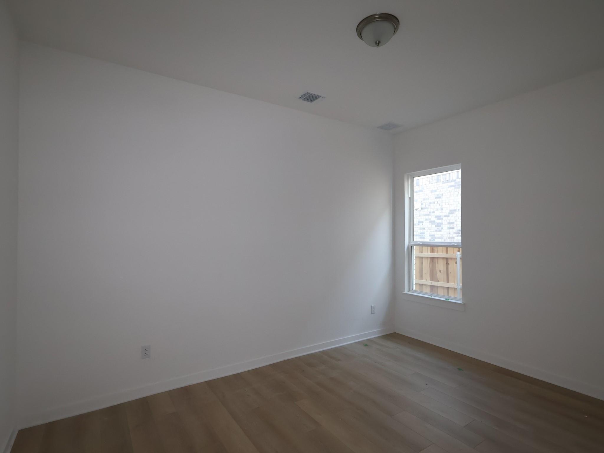 4020 Fulton Dr Property Photo 12
