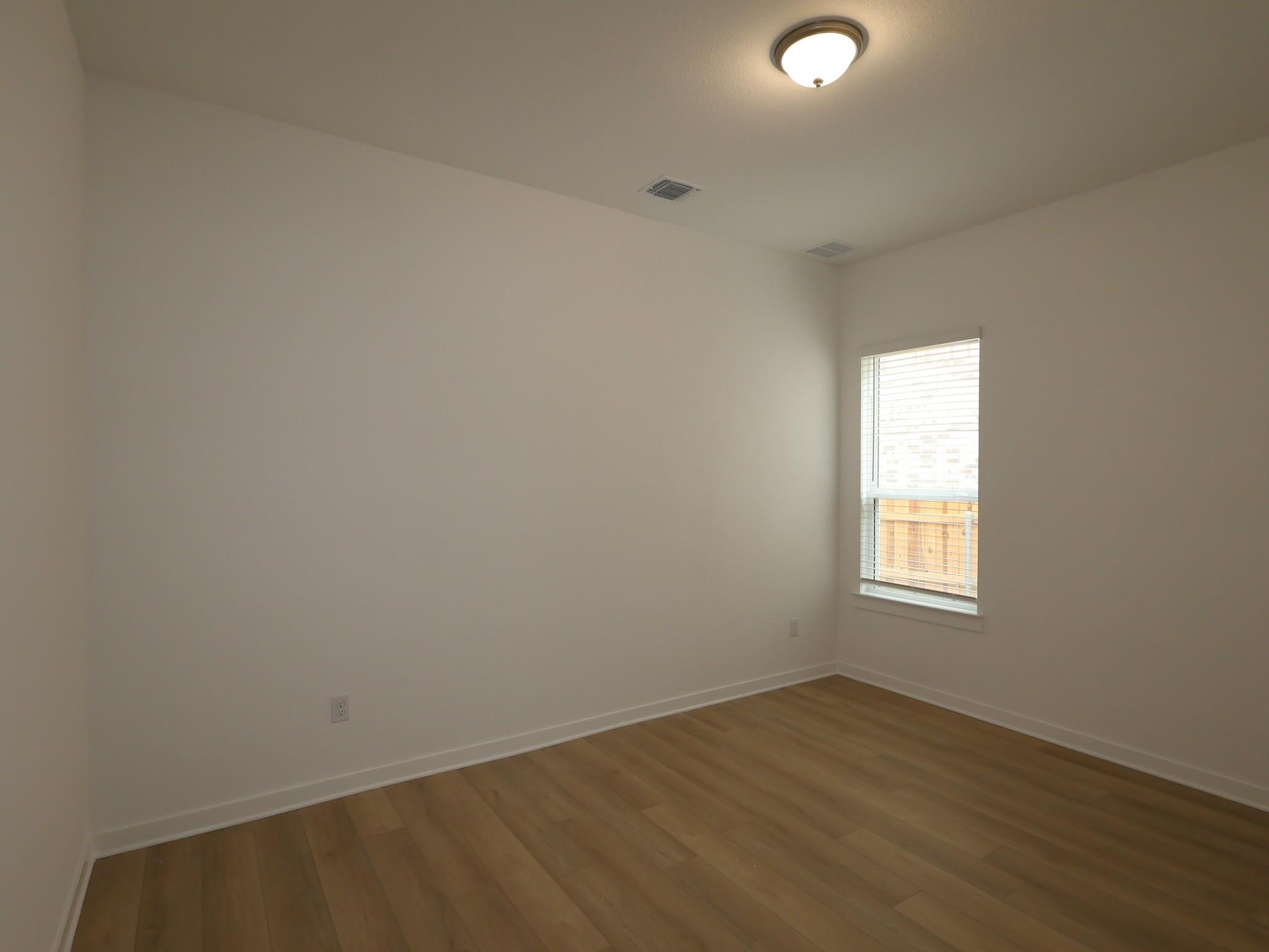 4020 Fulton Dr Property Photo 14