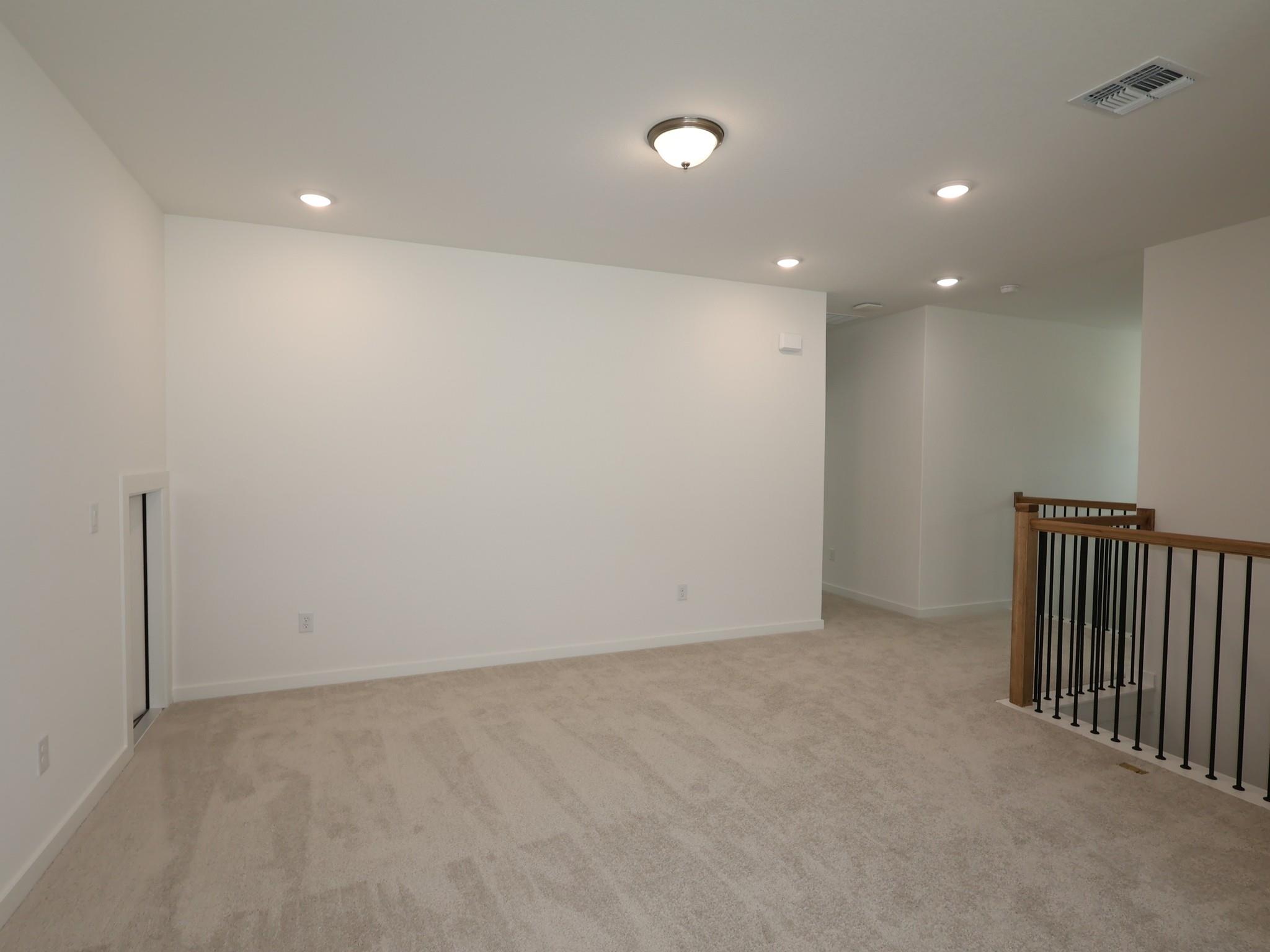 4020 Fulton Dr Property Photo 15