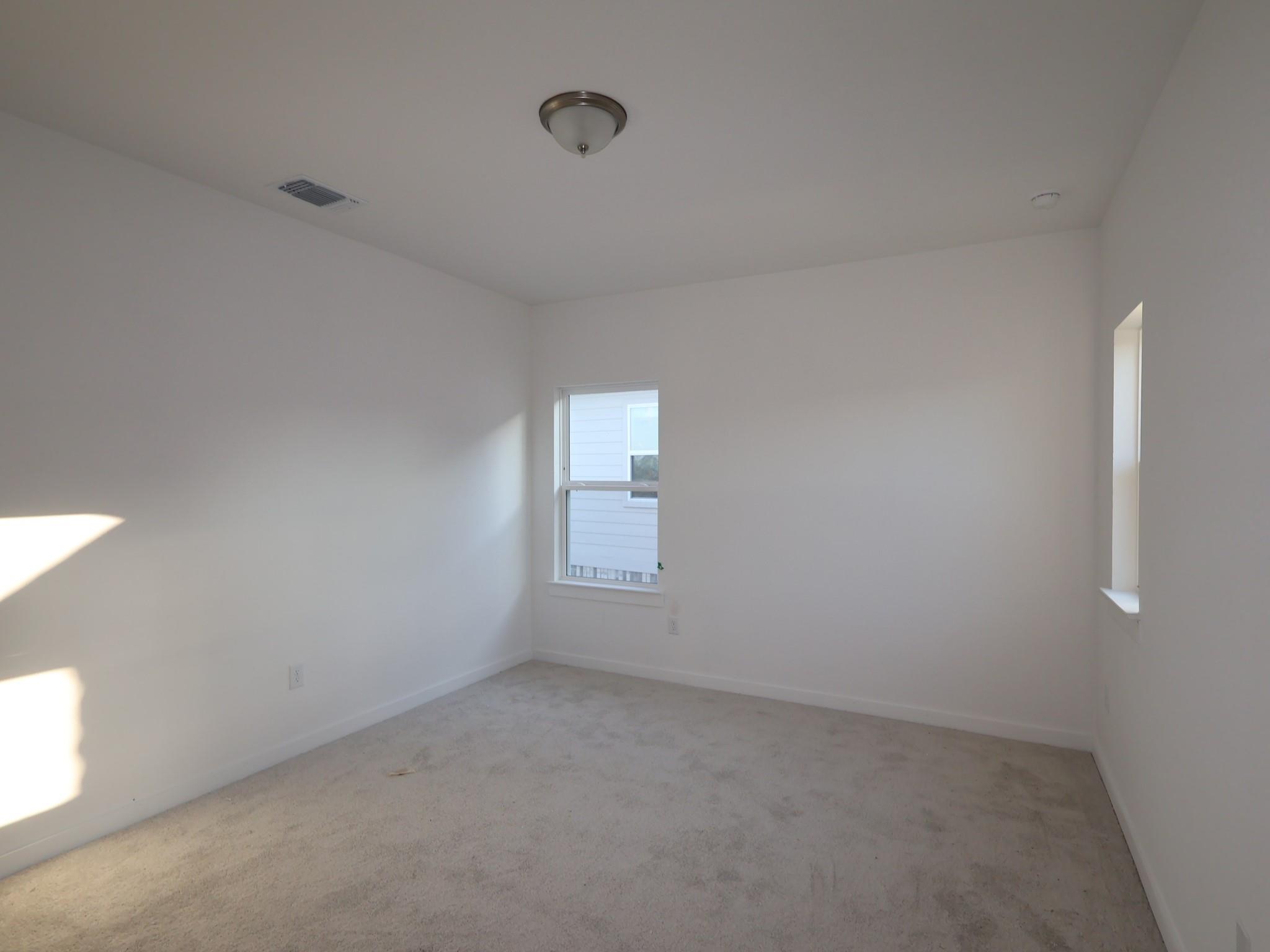 4020 Fulton Dr Property Photo 16