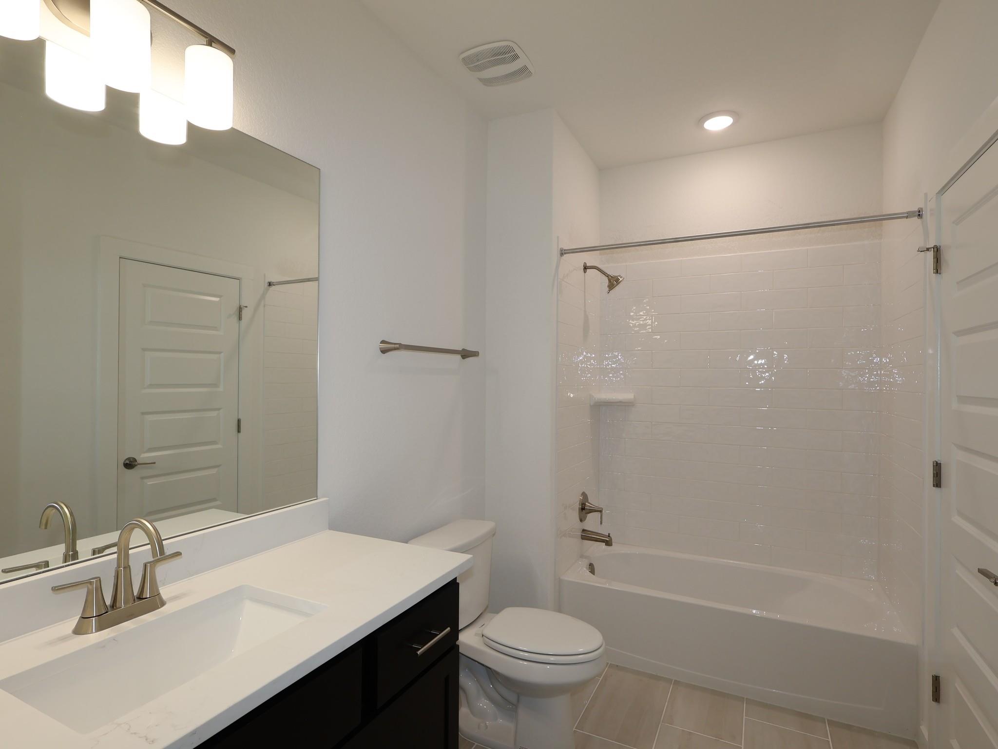 4020 Fulton Dr Property Photo 18
