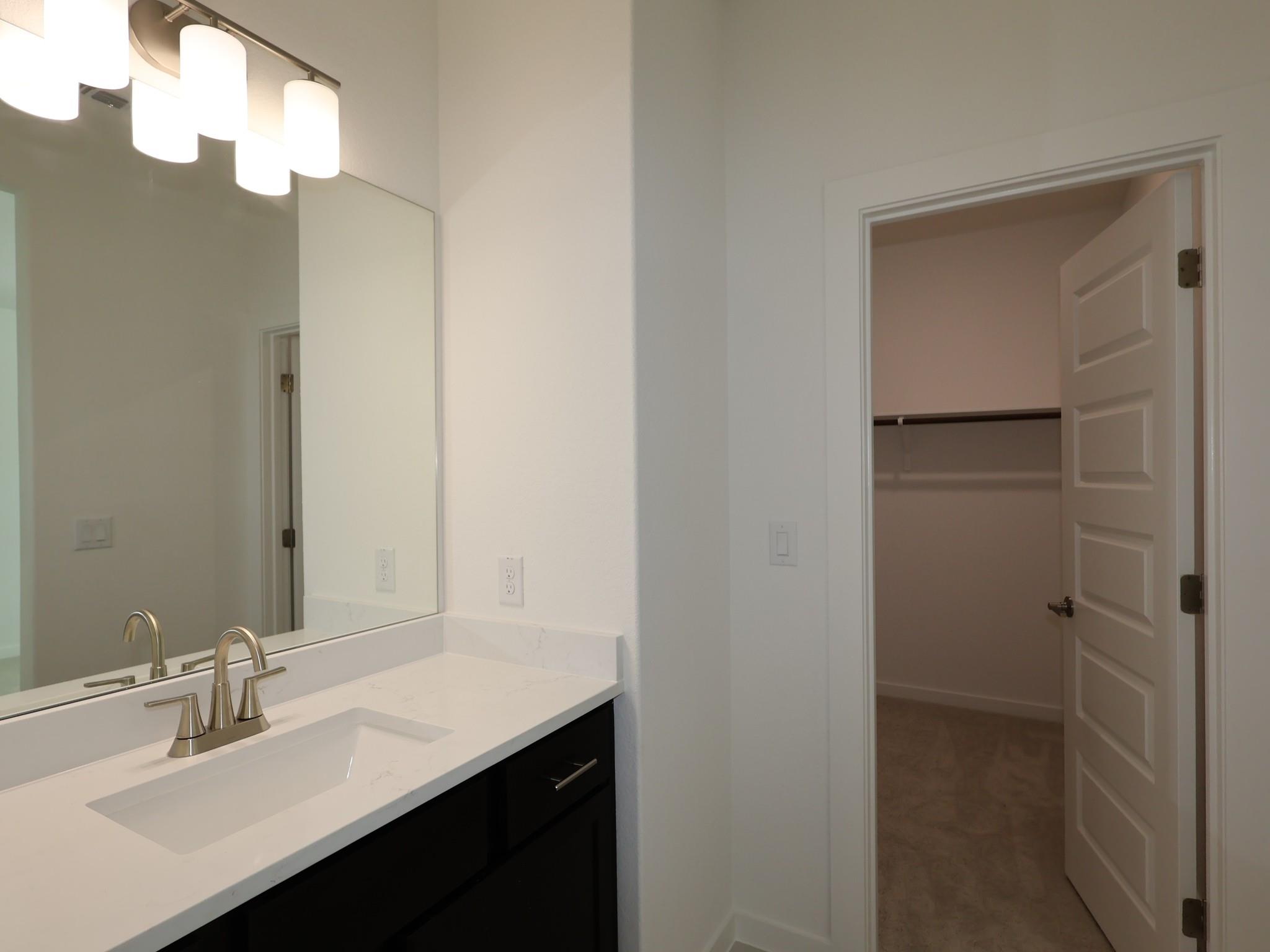 4020 Fulton Dr Property Photo 20