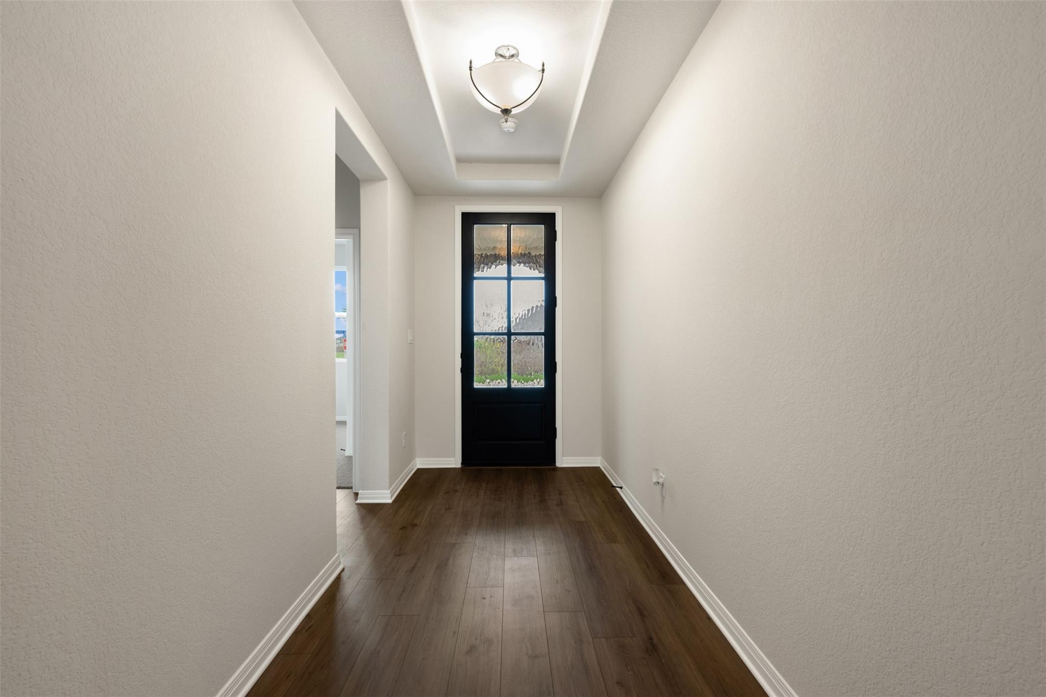 553 Redding Way Property Photo 7