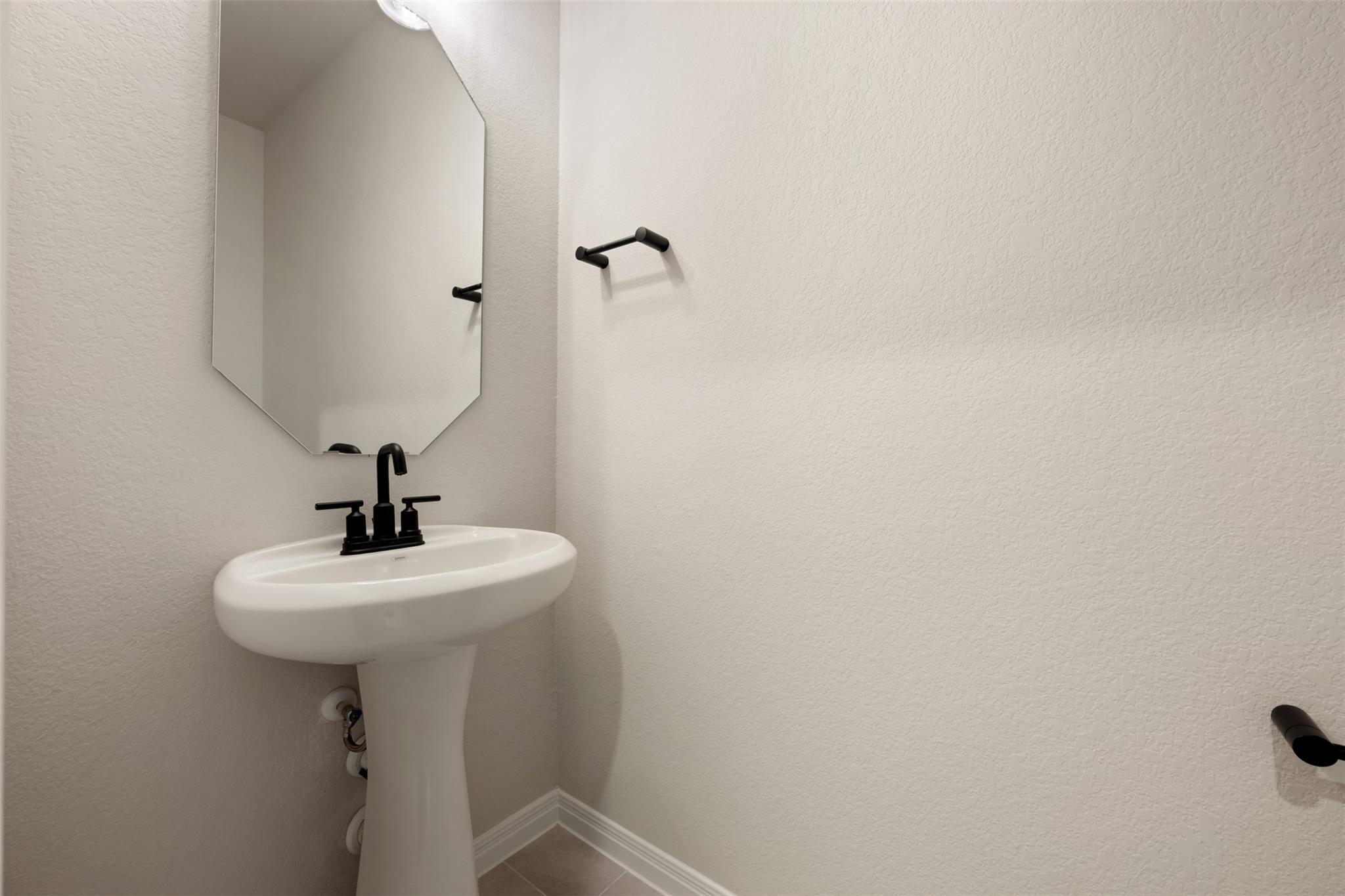 553 Redding Way Property Photo 15