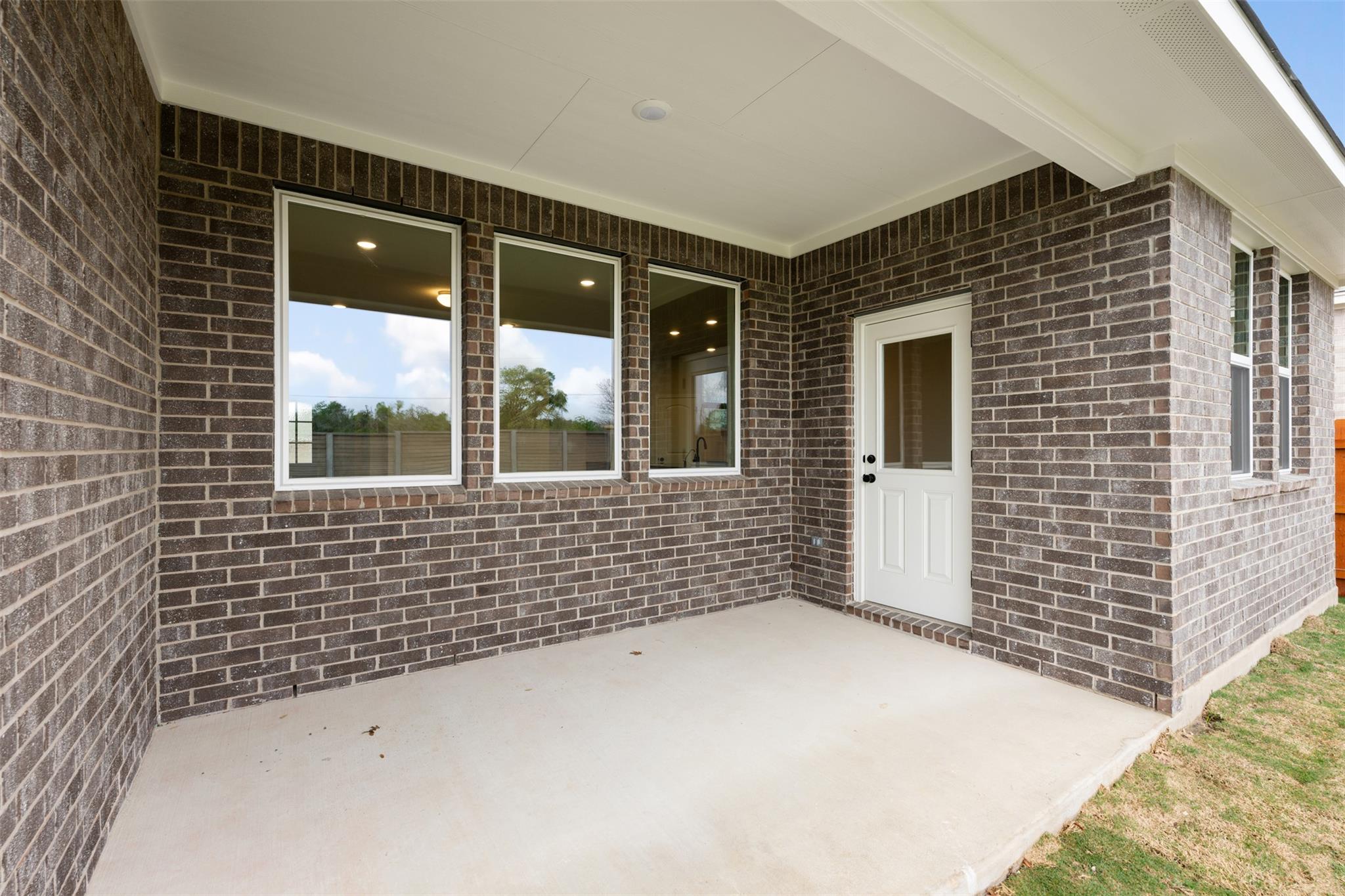 553 Redding Way Property Photo 37