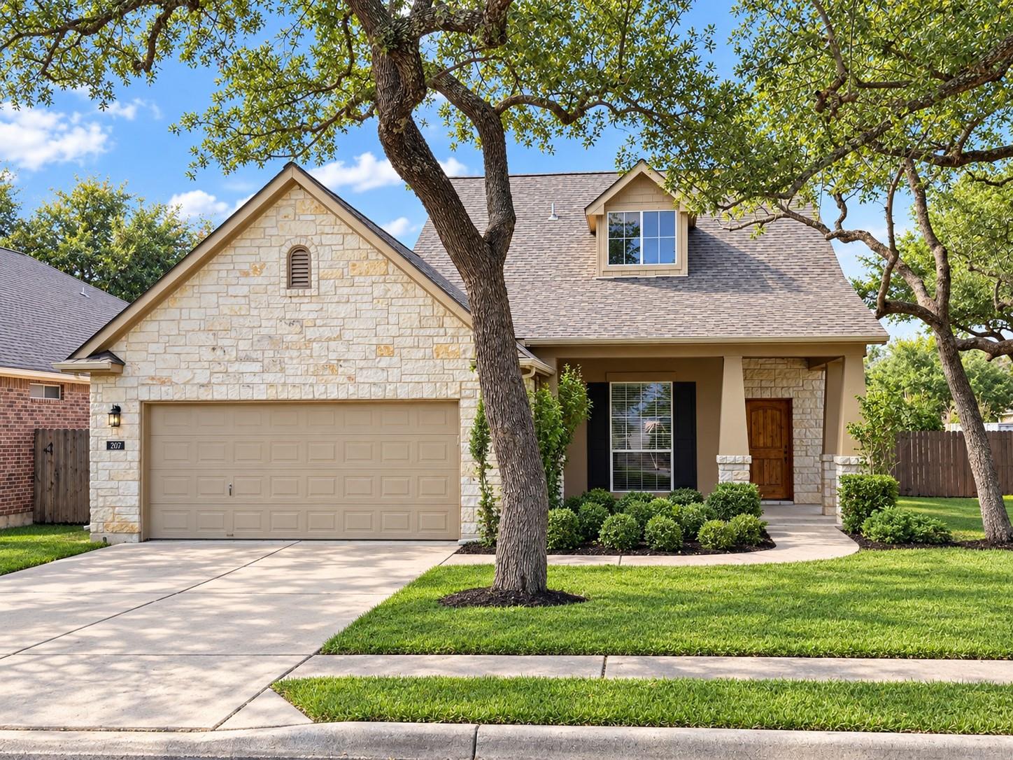 207 Arrowhead Trl Property Photo 1