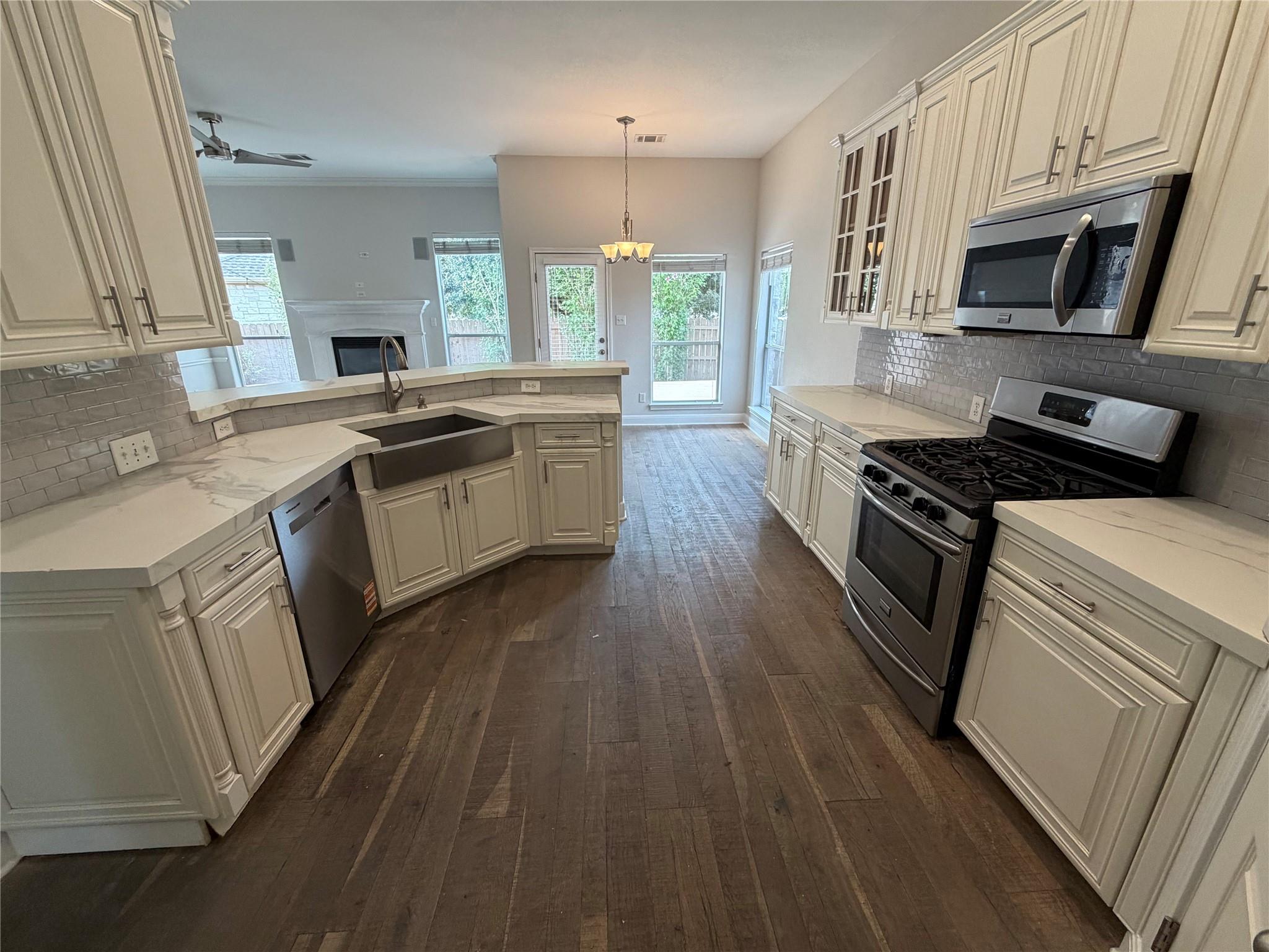 207 Arrowhead Trl Property Photo 6